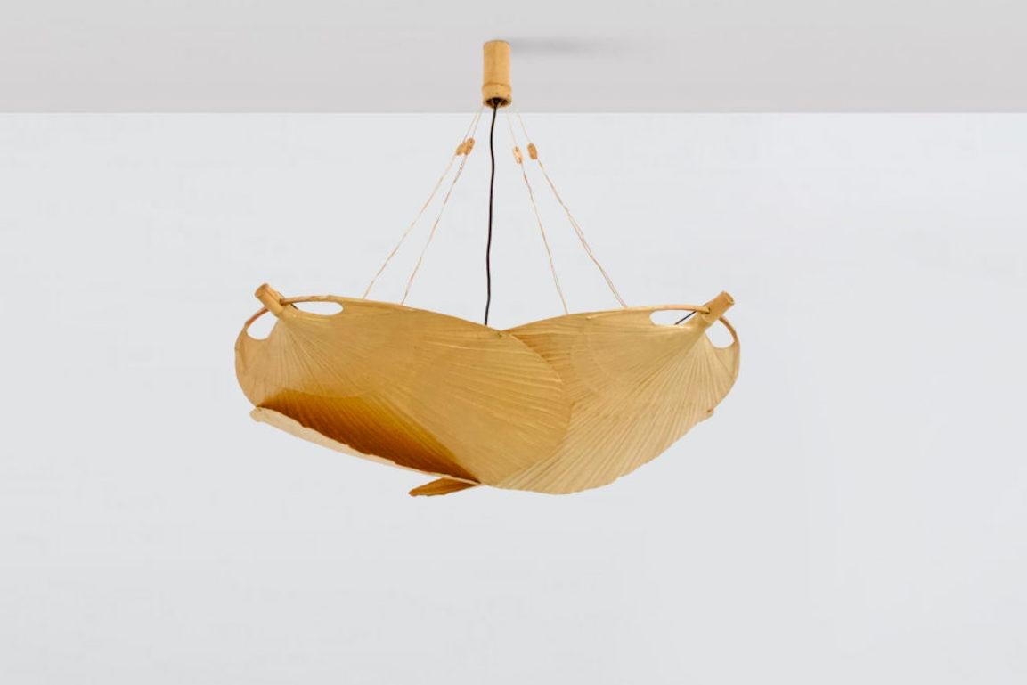 Rare Uchiwa ‘Yotsuba’ chandelier in very good condition.

Designed by Ingo Maurer in the 1970s 

Manufactured by M Design, Germany

The ‘Yotsuba' chandelier is only produced for one year which makes this piece incredibly rare.

It is