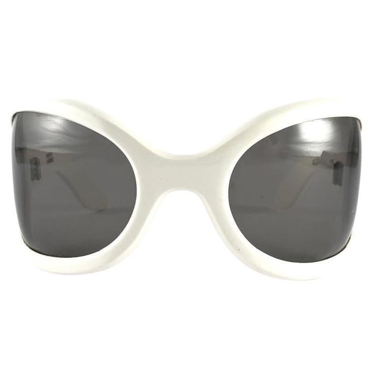 Rarissimi occhiali da sole vintage Oliver Goldsmith Yuhu Audrey Hepburn 1966 in vendita
