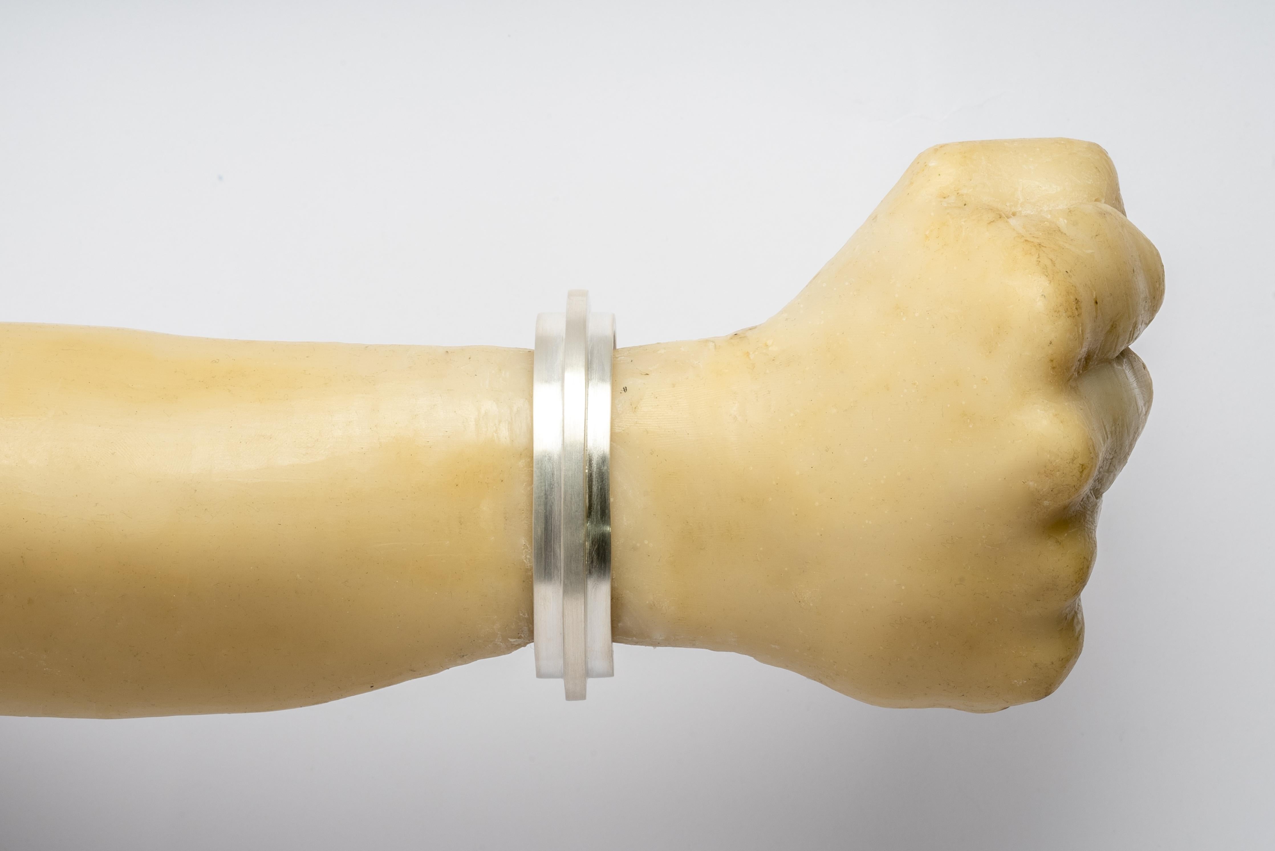 Ultra Reduction Ridge-Armband (15 mm, MA) für Damen oder Herren im Angebot