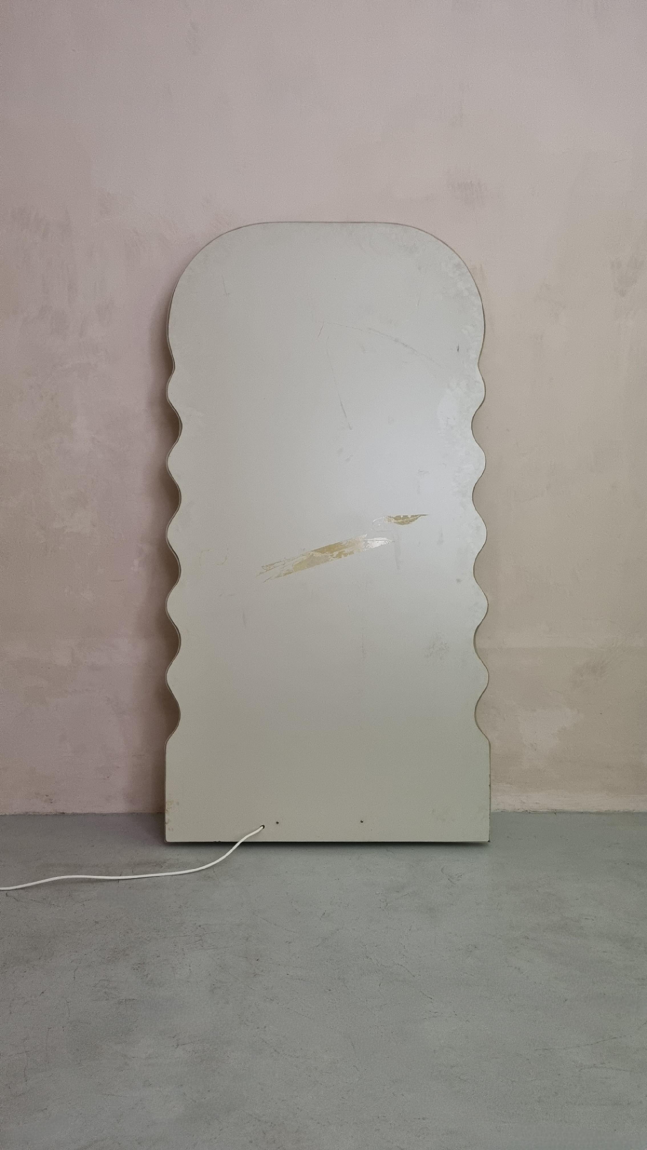 Espejo iluminado Ultrafragola diseñado por Ettore Sottsass para Poltronova, años 80 en venta 3