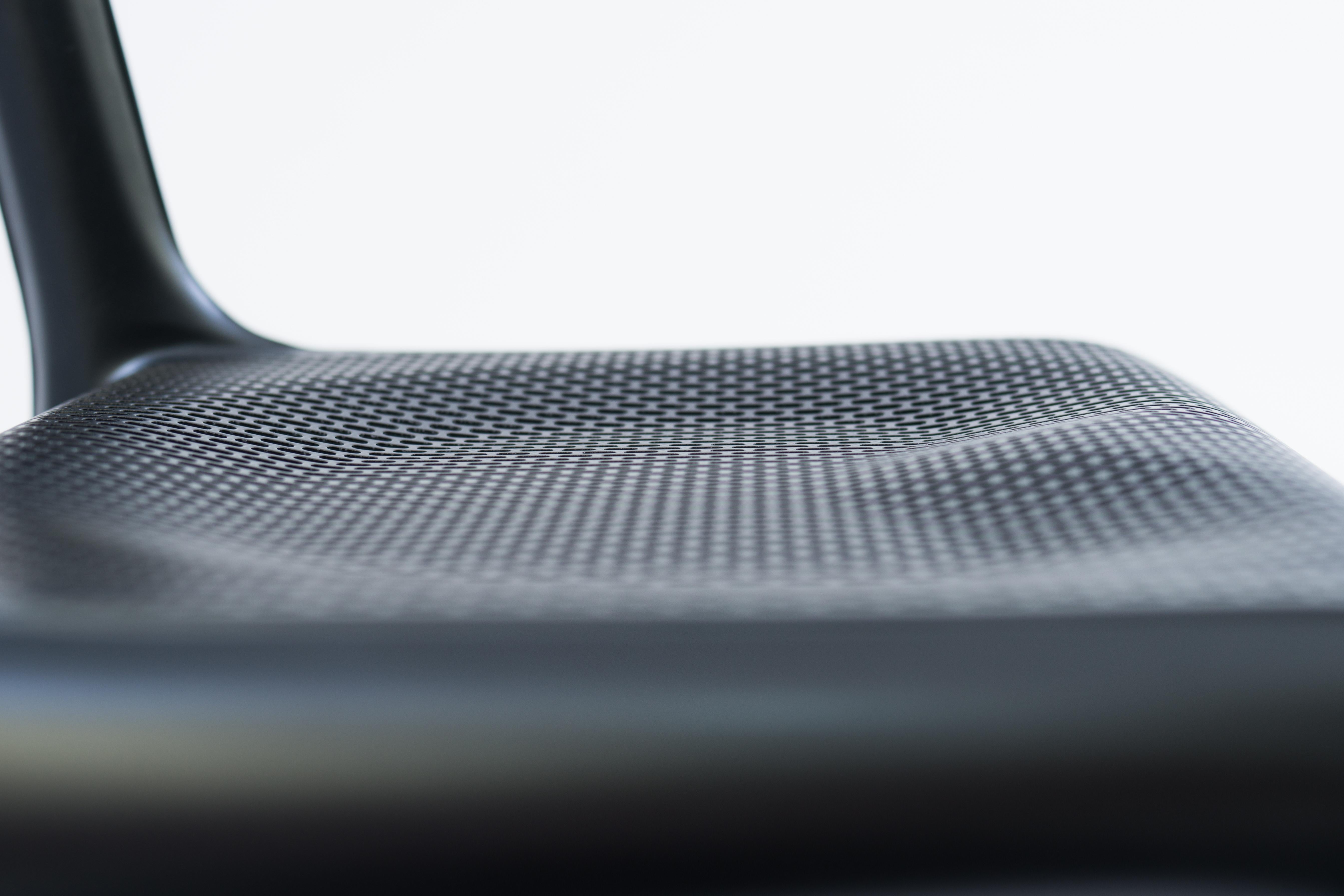Polacco Ultraleggera Seduta in alluminio color nero anodico di Zieta in vendita