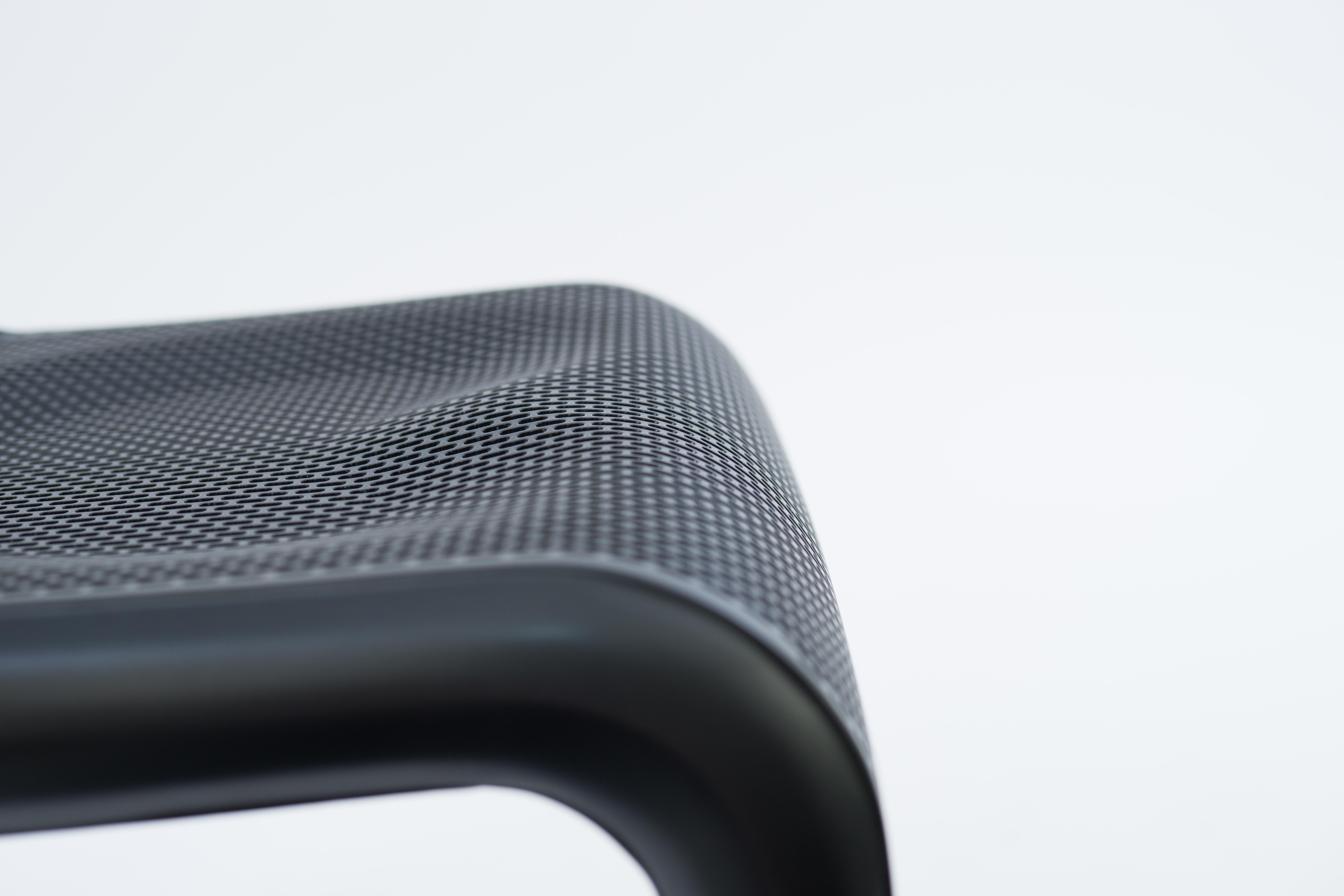 Lucidato Ultraleggera Seduta in alluminio color nero anodico di Zieta in vendita