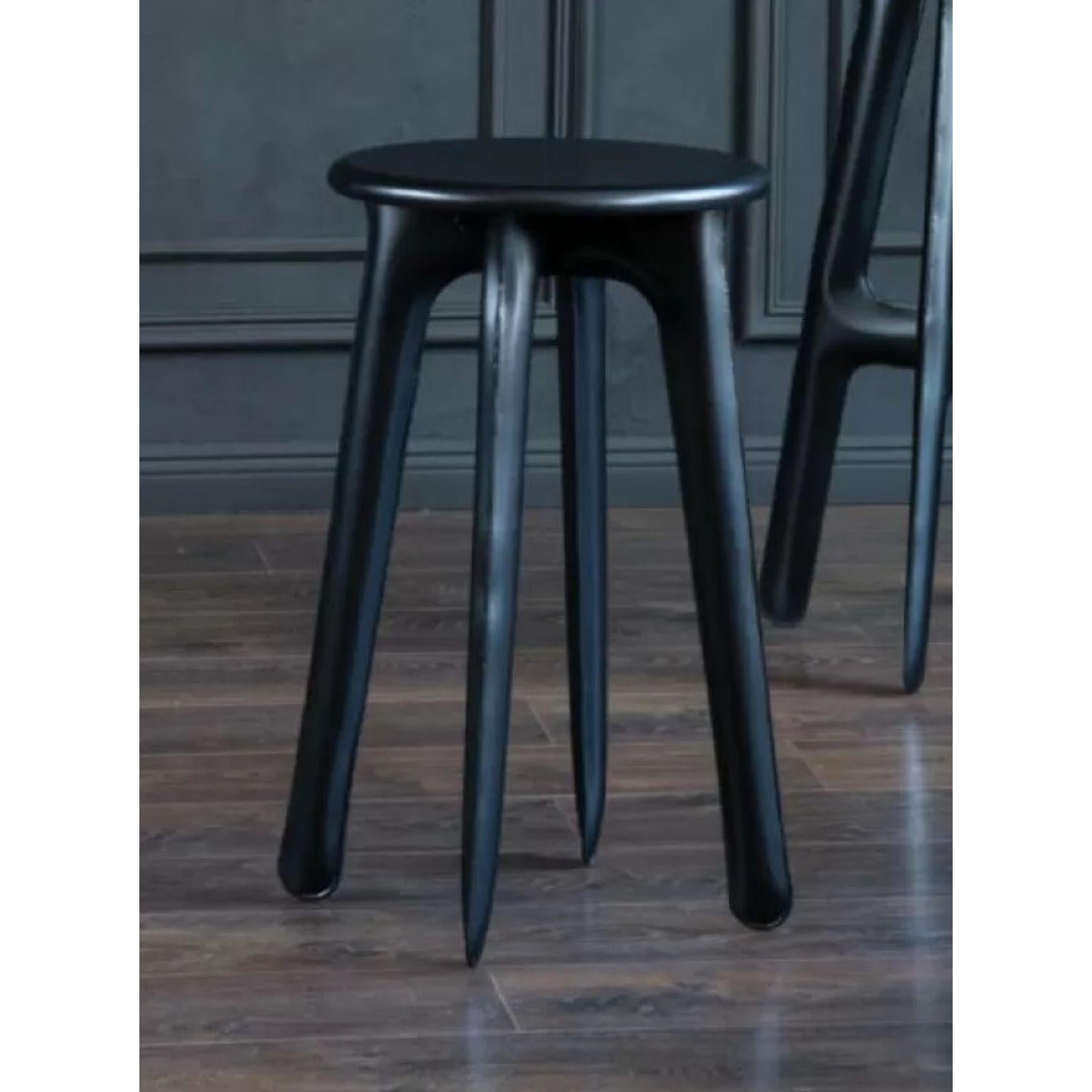 Ultraleggera Schwarzer eloxierter Küchenhocker von Zieta
Abmessungen: Ø 34 x H 60 cm.
MATERIALIEN: Aluminium.
Oberfläche: Anodisch schwarz.

Inspiriert von den Eigenschaften des Ultraleggera-Stuhls, haben wir sein Konzept um neue Objekte erweitert.