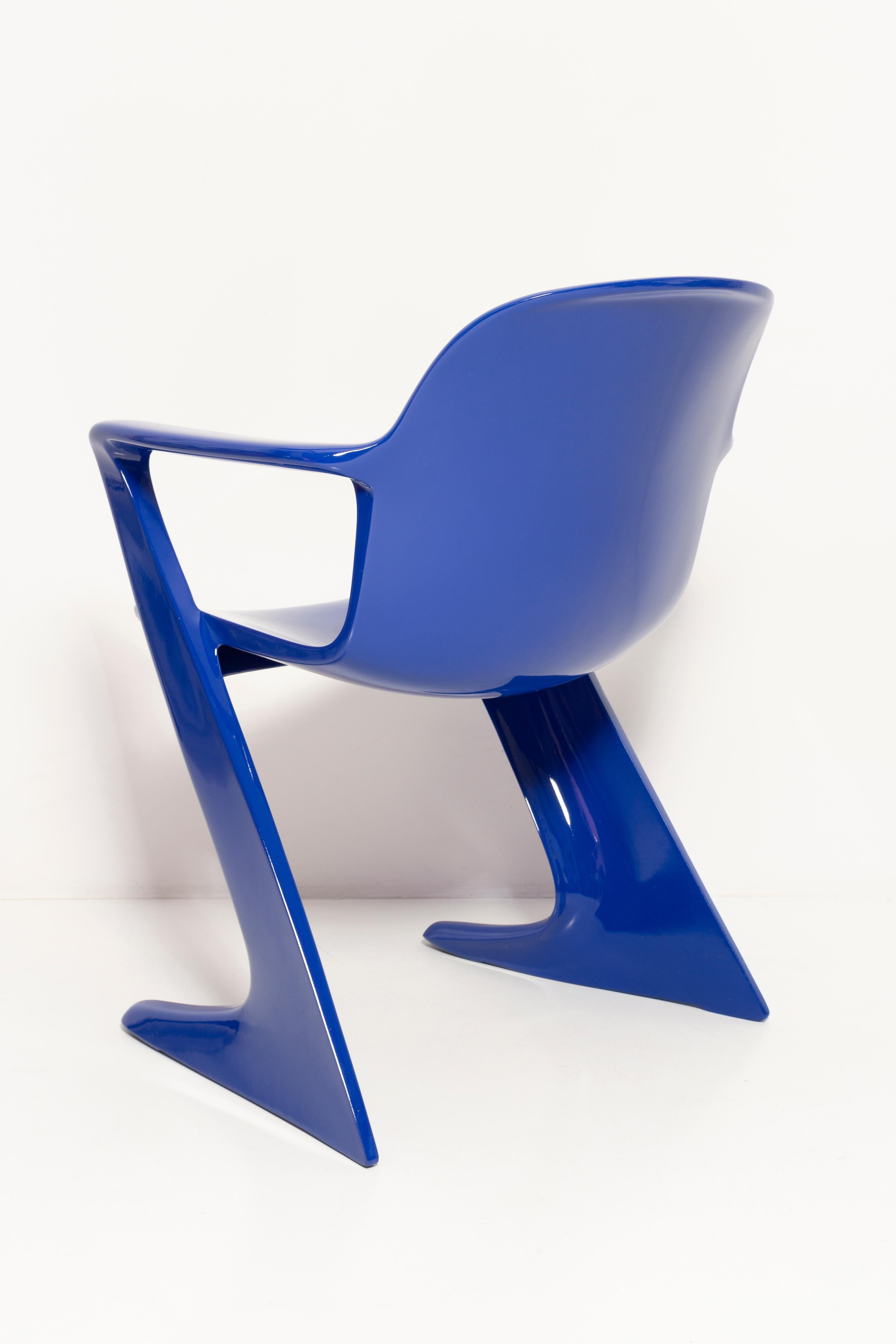 Fiberglass Ultramarine Blue Kangaroo Chair Designed by Ernst Moeckl, Germany, 1968 For Sale