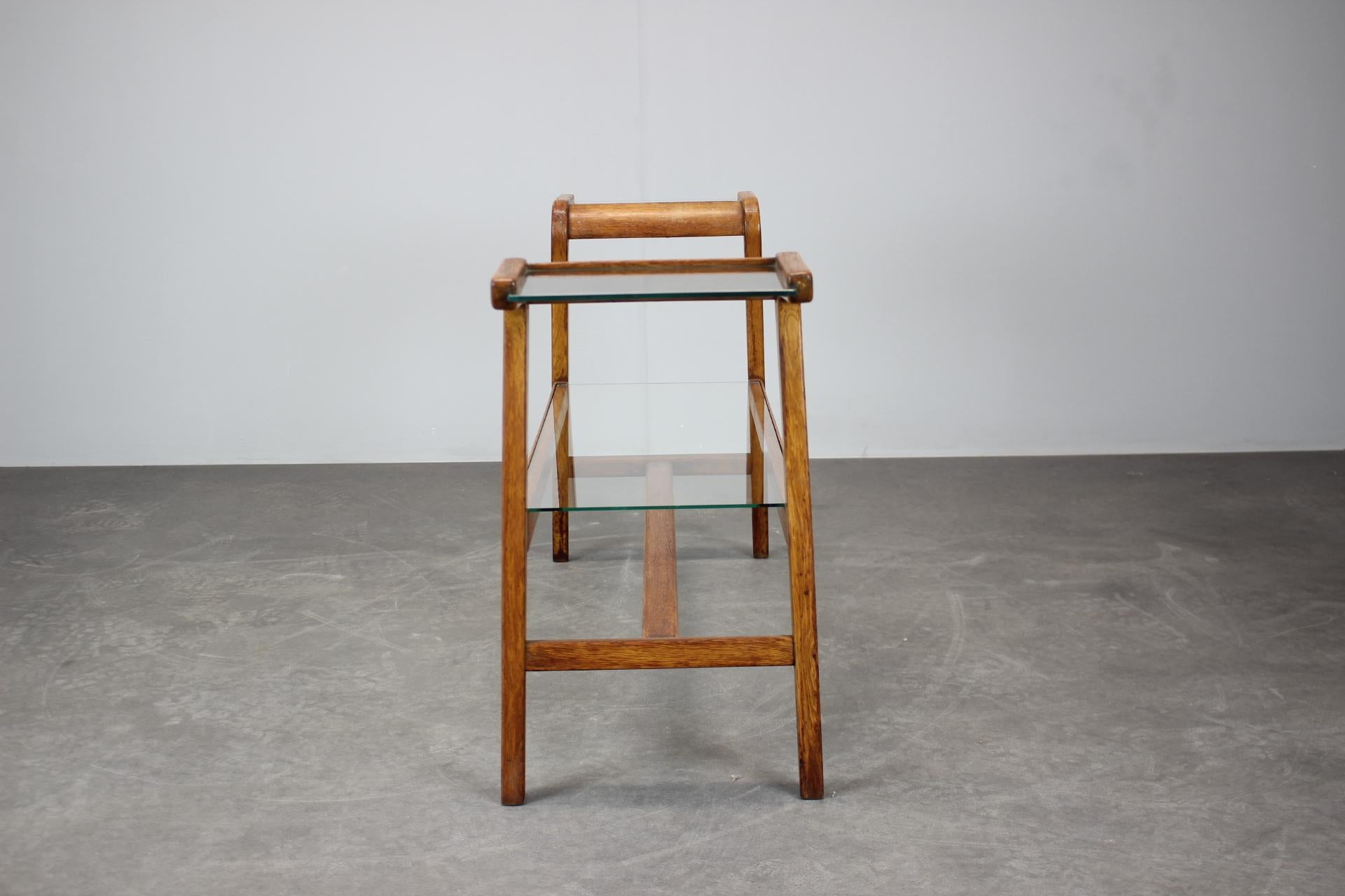 ULUV Mid-Century Wooden Plant Stand with Glass Shelf, 1960s Czechoslovakia (20. Jahrhundert) im Angebot