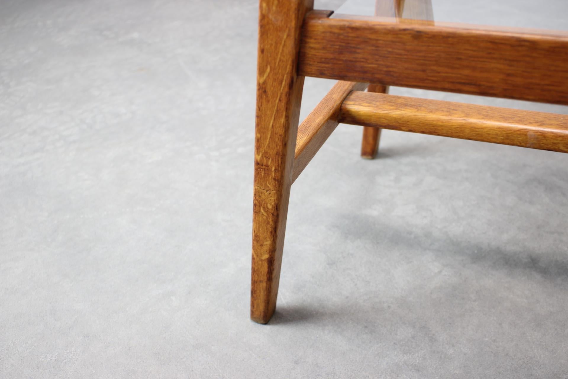 ULUV Mid-Century Wooden Plant Stand with Glass Shelf, 1960s Czechoslovakia im Angebot 1