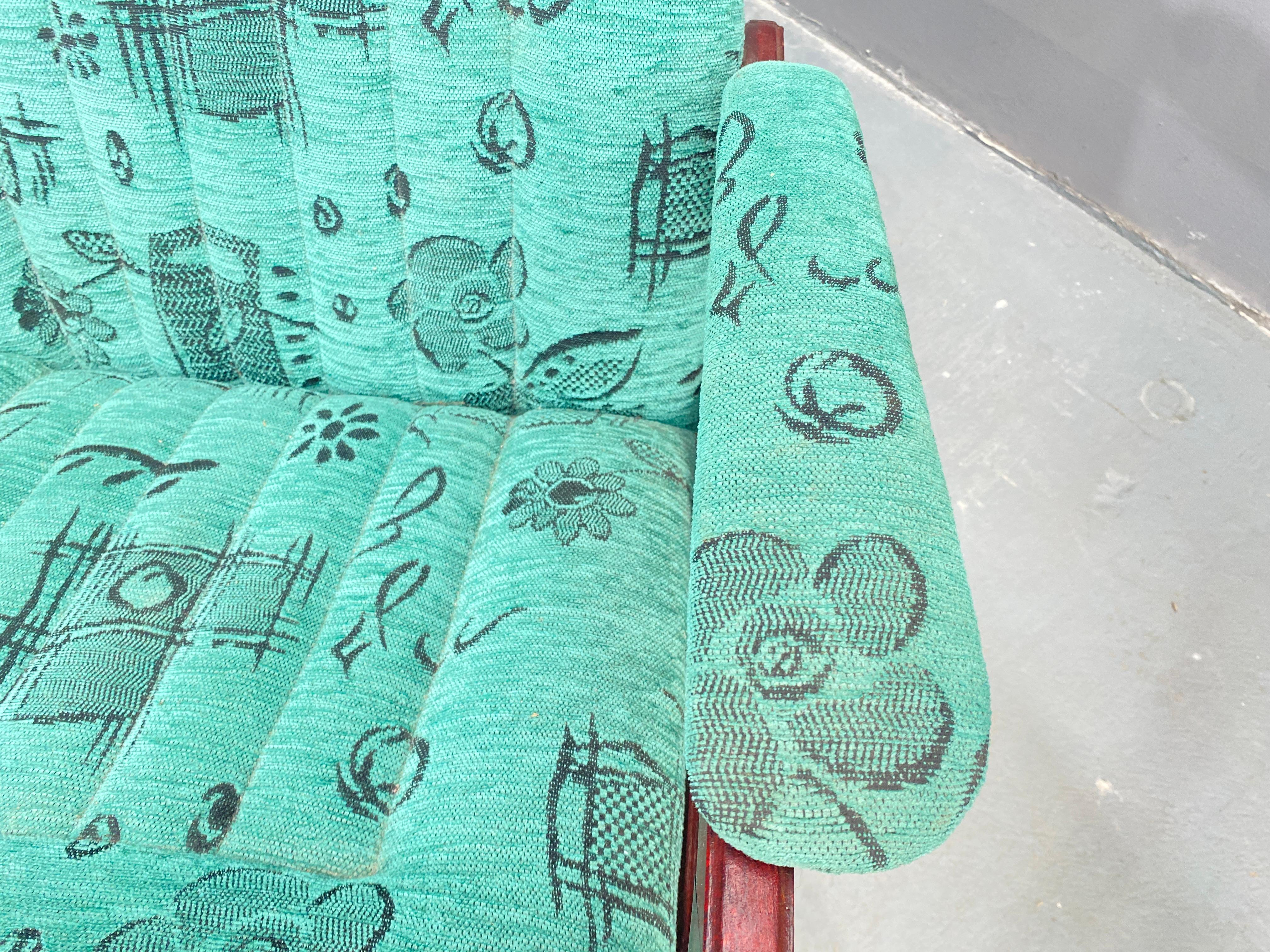 Silla mecedora vintage de ÚLUV (Oficina Central de Producción de Arte Popular), Checoslovaquia, años 60-70

Una mecedora rara y auténtica producida por ÚLUV (Ústředí lidové umělecké výroby - Oficina Central de Producción de Arte Popular) en