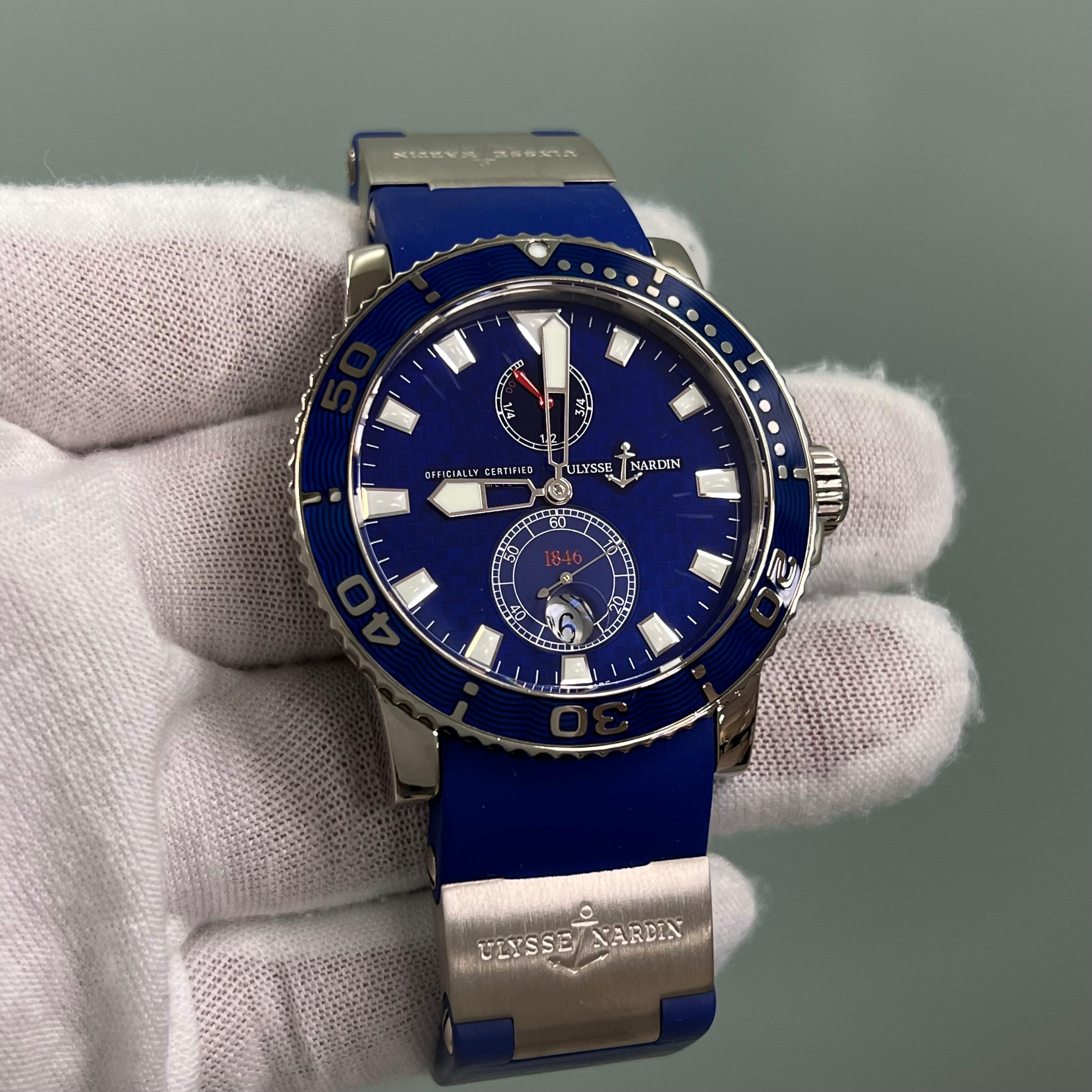 Ulysse Nardin Marine Diver 260-32-3A 18K White Gold Blue Rubber Strap For Sale 6