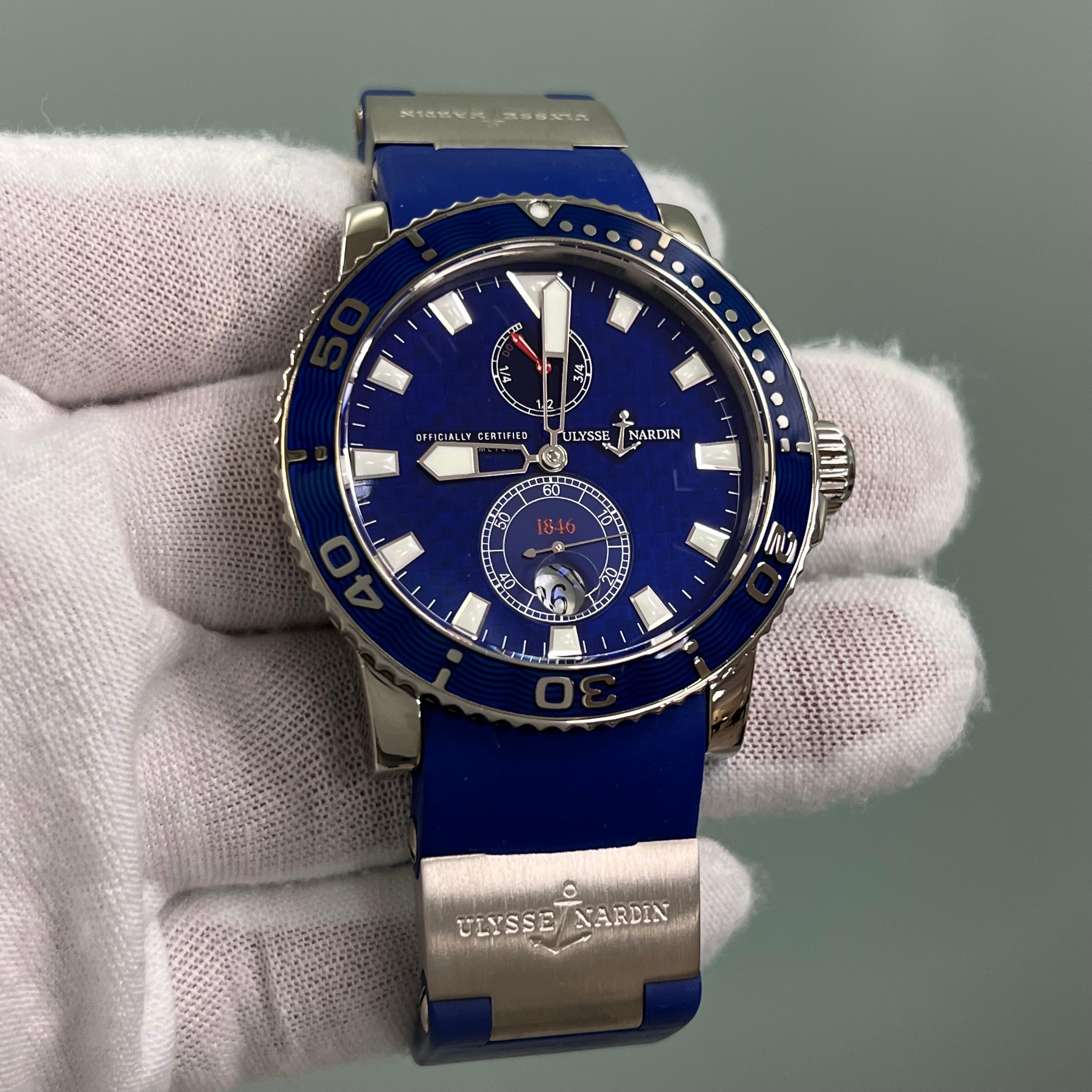 Ulysse Nardin Marine Diver 260-32-3A 18K White Gold Blue Rubber Strap For Sale 7