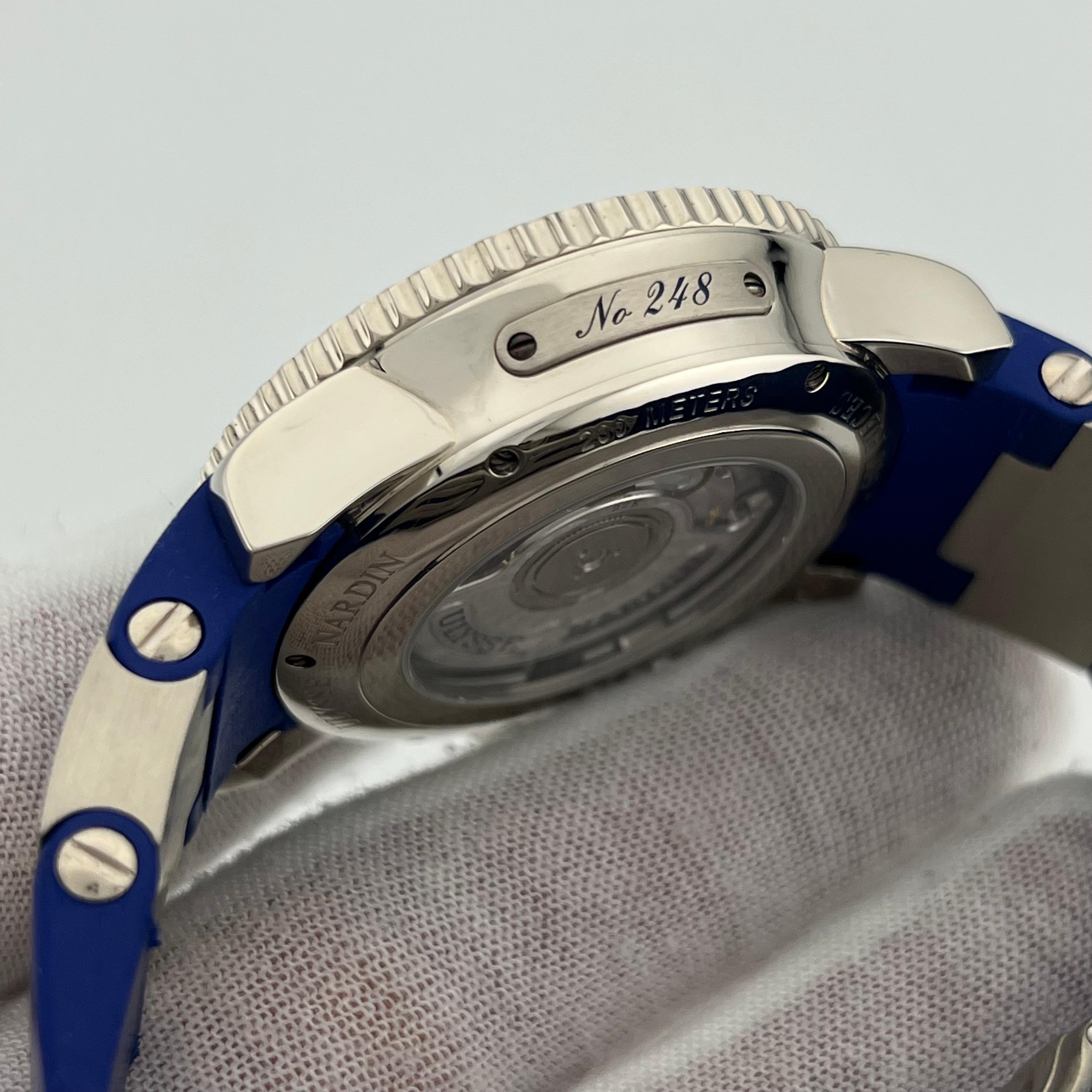 Ulysse Nardin Marine Diver 260-32-3A 18K White Gold Blue Rubber Strap For Sale 2
