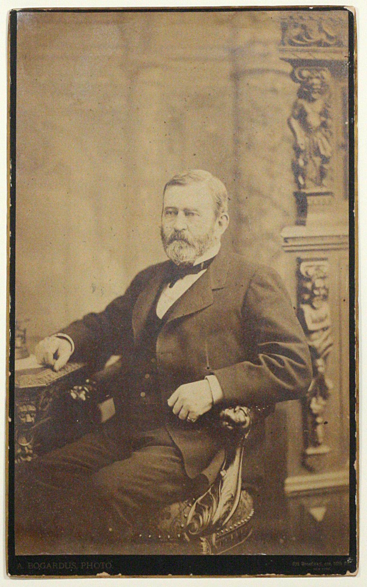 Ulysses S. Grant, Large Albumen Photograph on Card by Abraham Bogardus In Good Condition For Sale In New York, NY