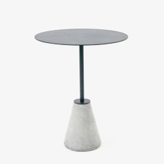 Minimalist and contemporary UM Bistro Table in white steel and concrete
