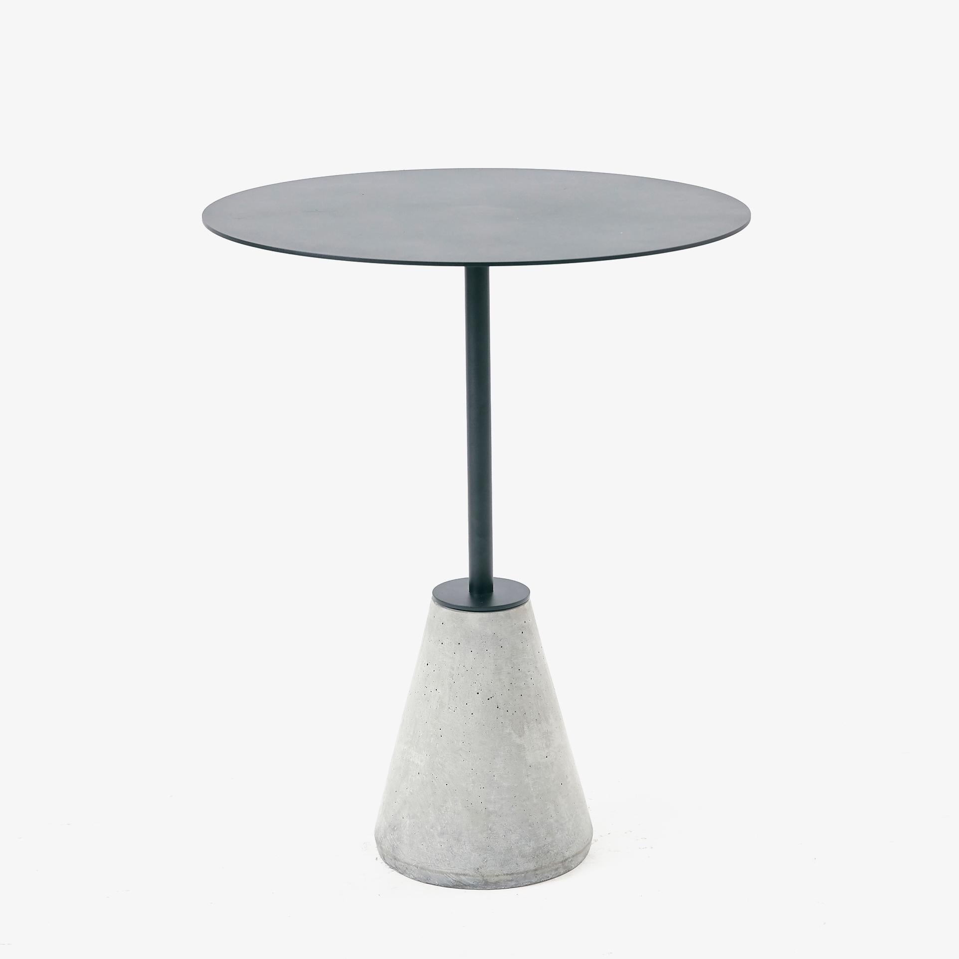Table with concrete base and carbon steel top with electrostatic paint in black or white