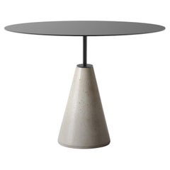 UM dining table in black steel and concrete