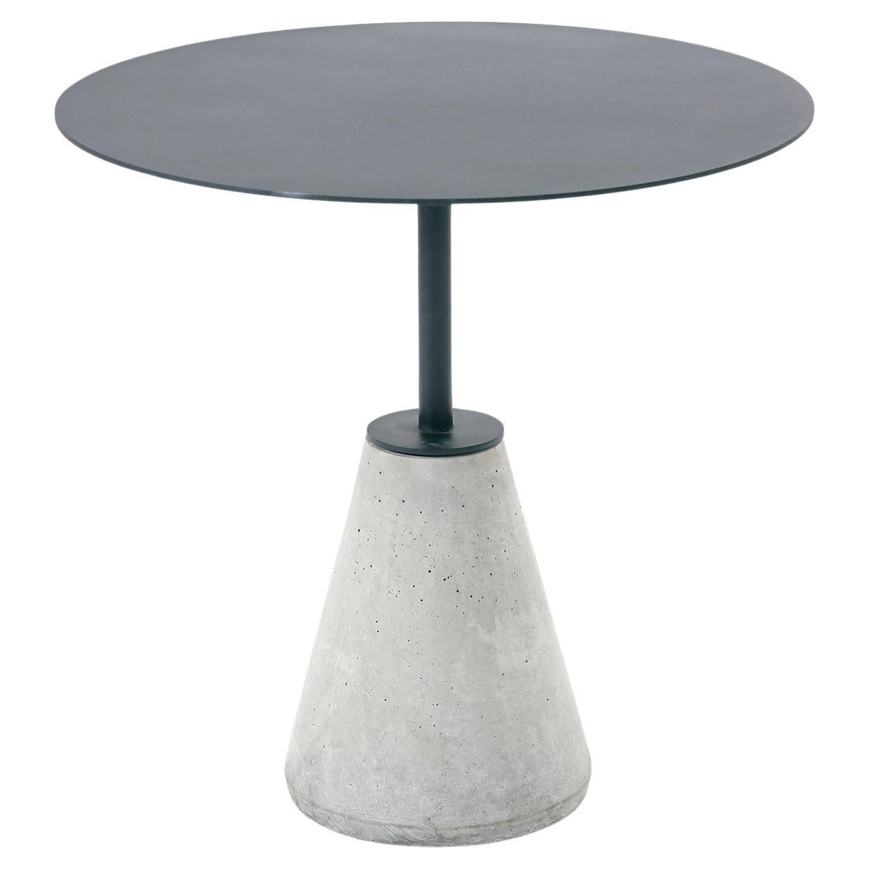 UM side table in black steel and concrete, Minimalist and contemporary