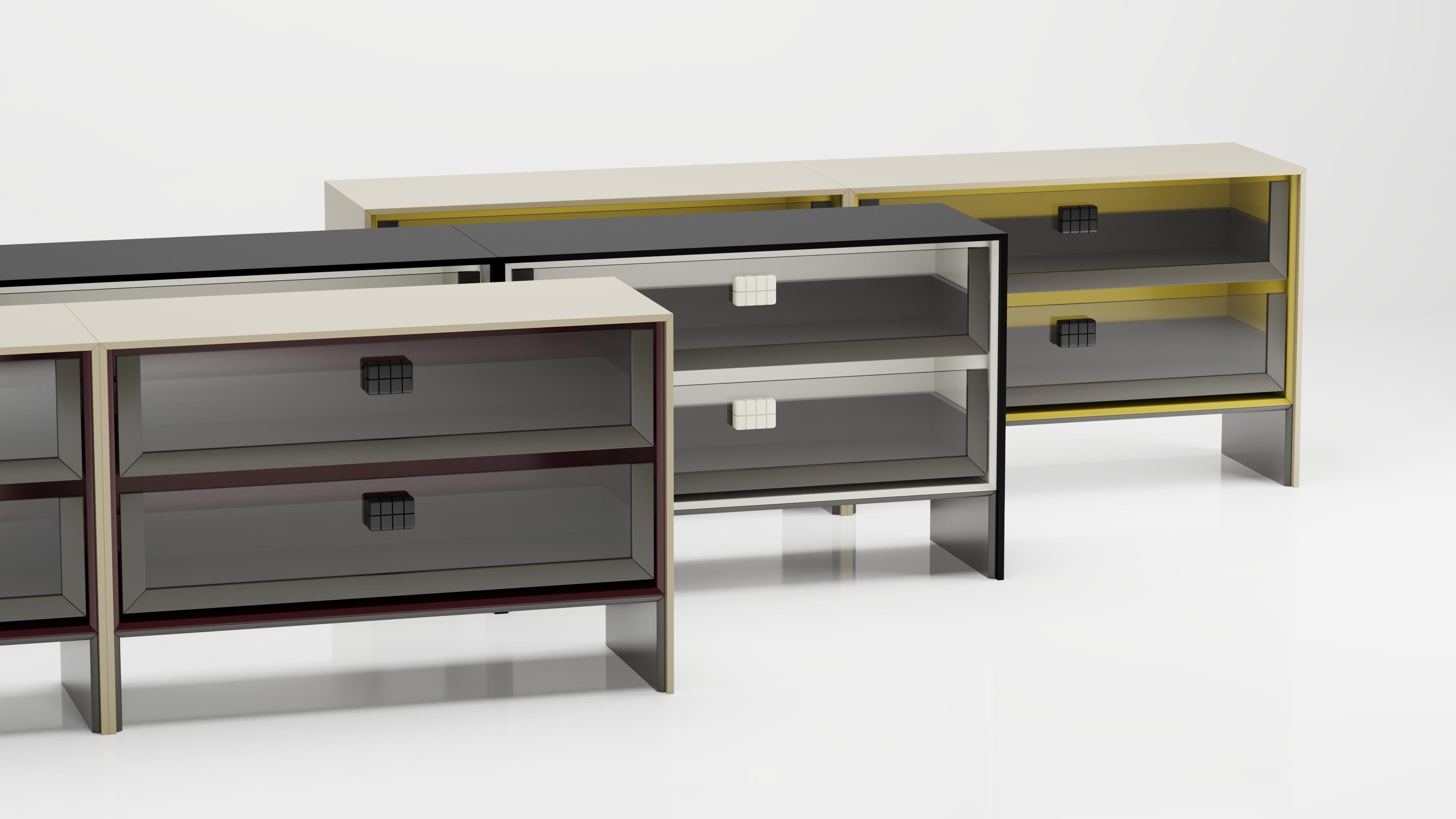 Lacquered Uma Console (Black) For Sale