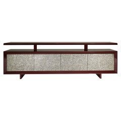 Credenza Luma contemporanea e personalizzabile in metallo testurizzato di Luísa Peixoto