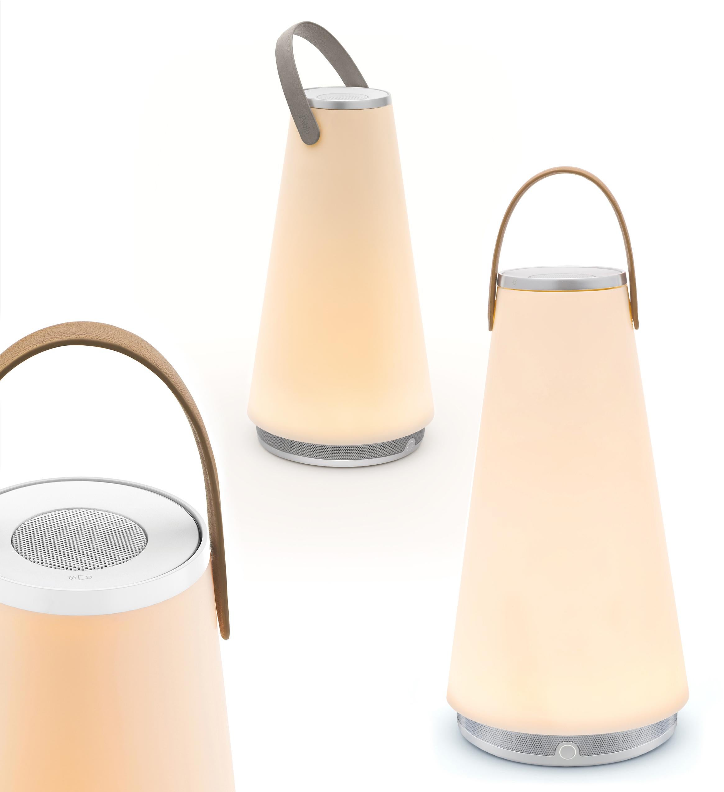Américain Lanterne Uma Sound en aluminium et brun clair par Pablo Designs en vente
