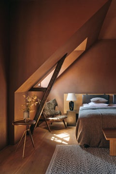 Table d'appoint Umanoff, H60 - Noyer massif / Laiton - par Arthur Umanoff pour Audo