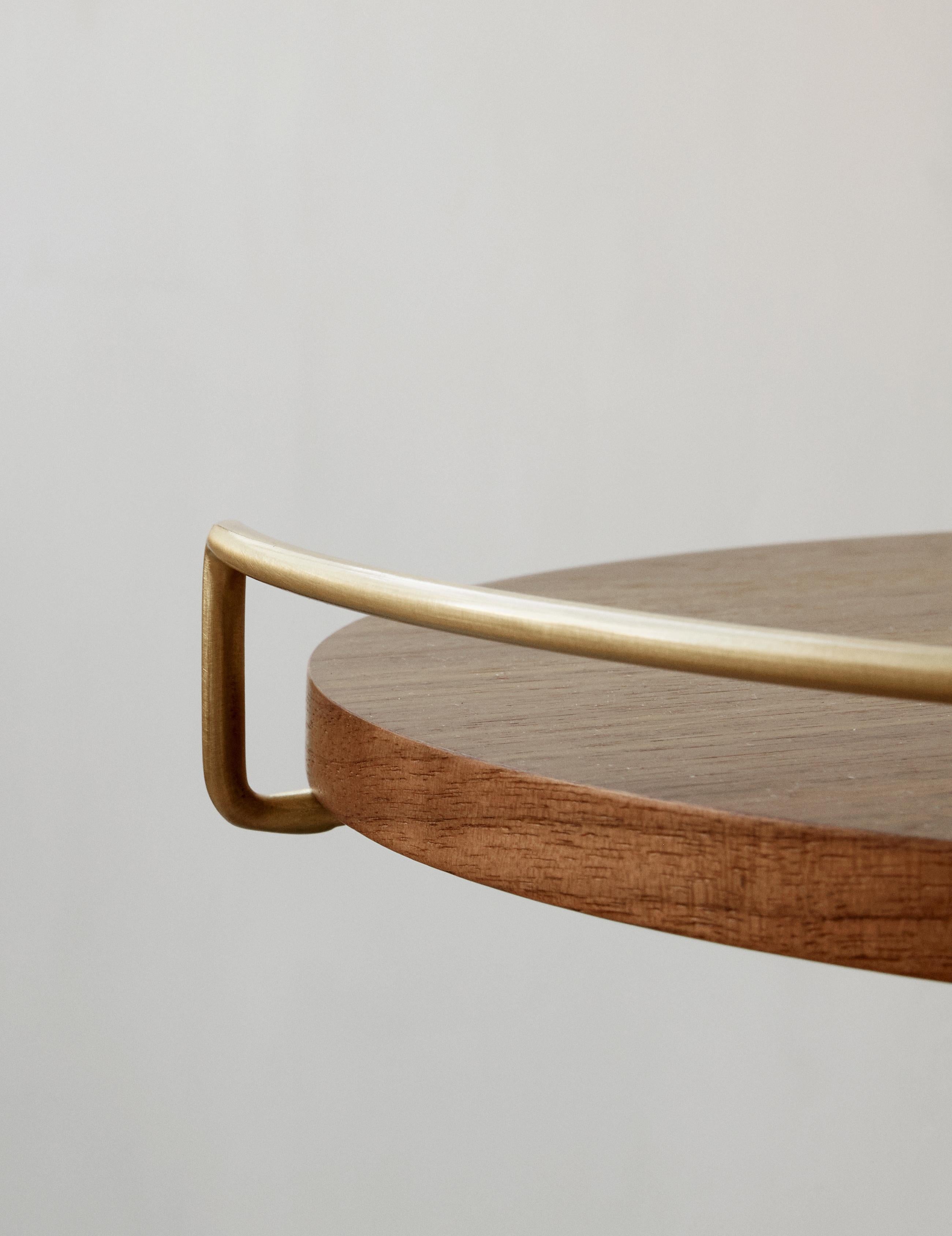 Table d'appoint Umanoff, H60 - Noyer massif / Laiton - par Arthur Umanoff pour Audo en vente 2