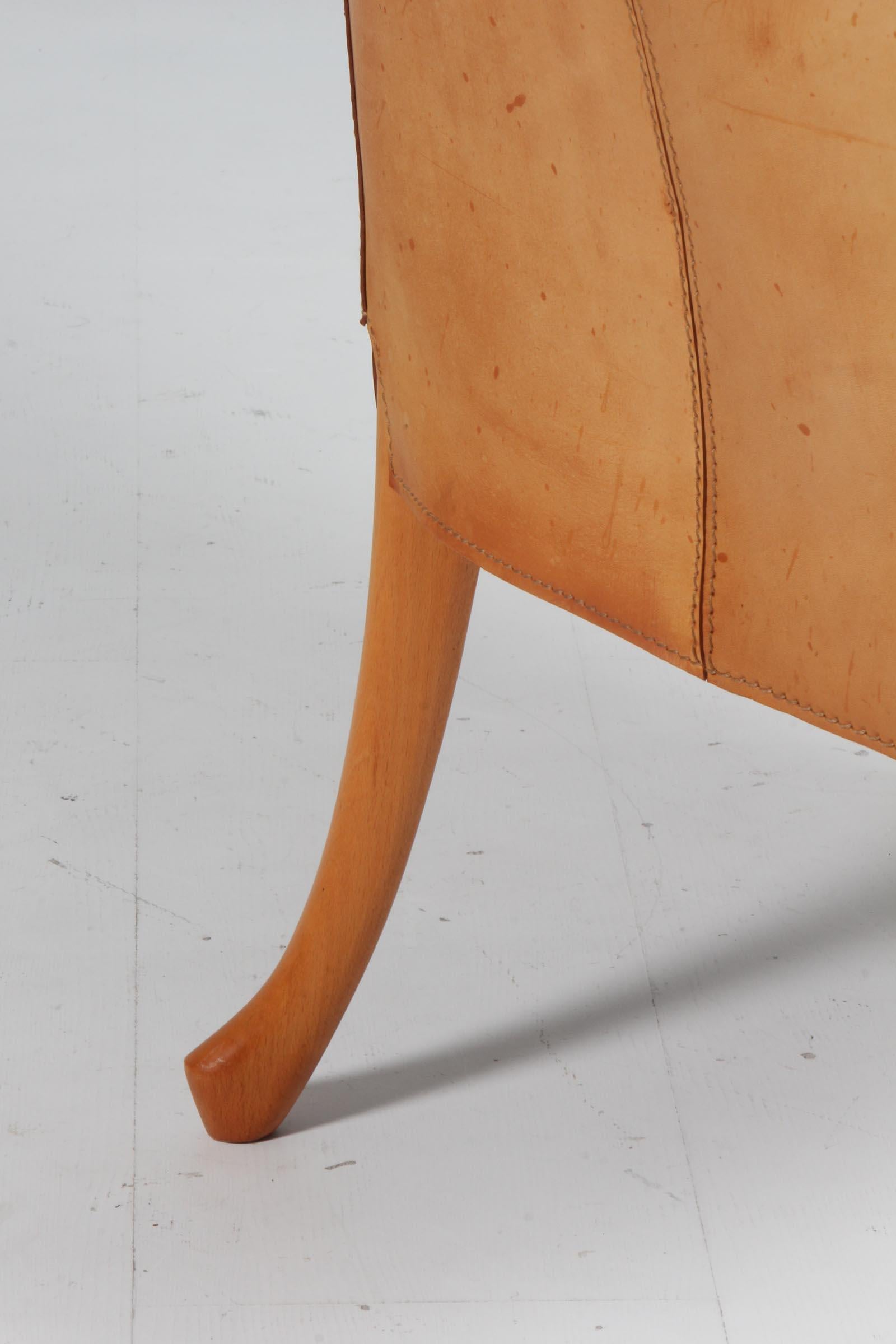 Late 20th Century Umberto Asnago for Giorgetti lounge chair in saddle leather