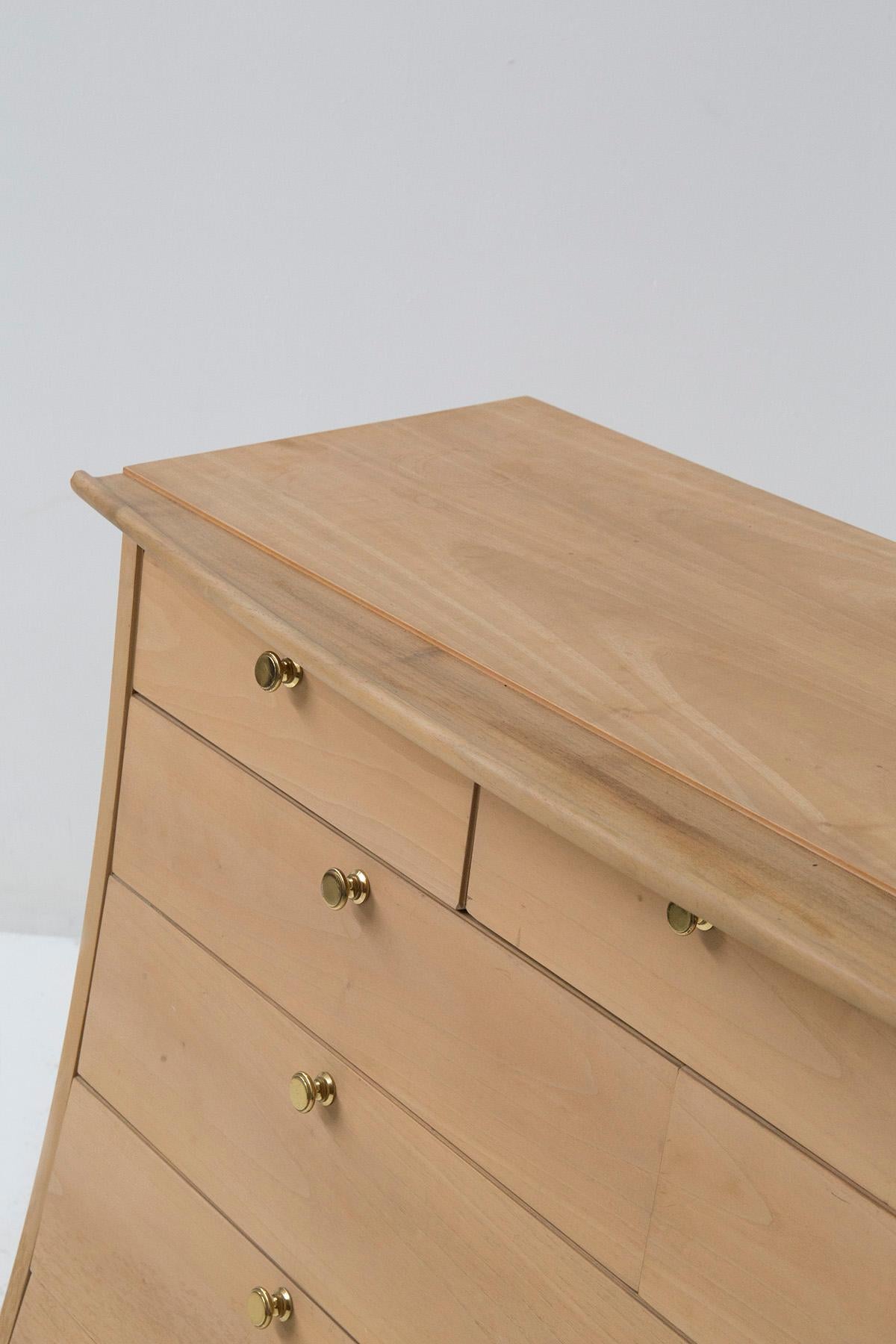 Umberto Asnago for Giorgetti, Postmodern Italian chest of drawers In Good Condition For Sale In Milano, IT
