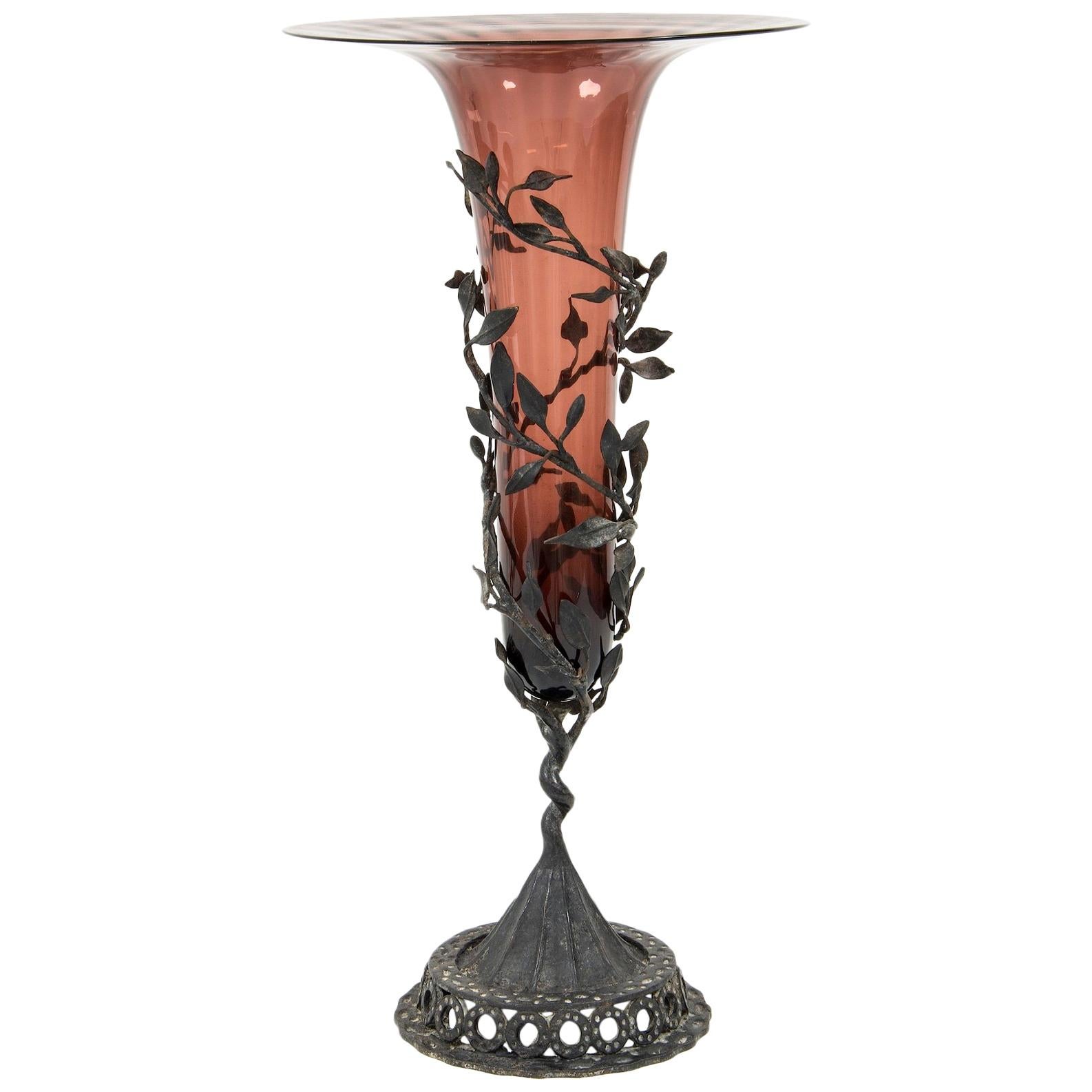 Umberto Bellotto - Vase in Wrought Iron and Blown Glass, circa 1915 For Sale