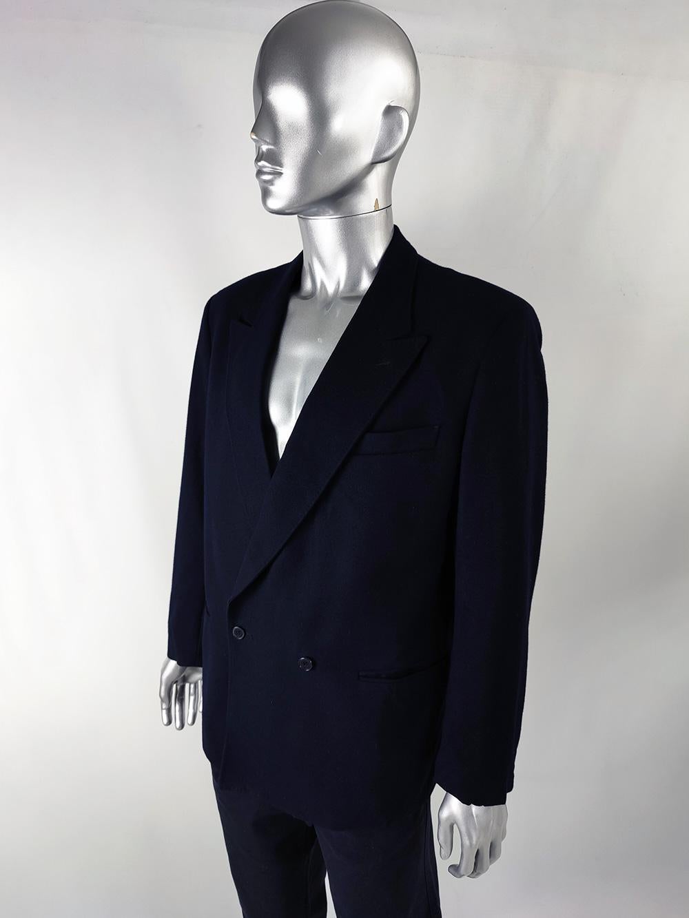 Umberto Lambuccini of Milan Vintage Mens Navy Blue Wool Double Breasted Blazer In Excellent Condition For Sale In Doncaster, South Yorkshire