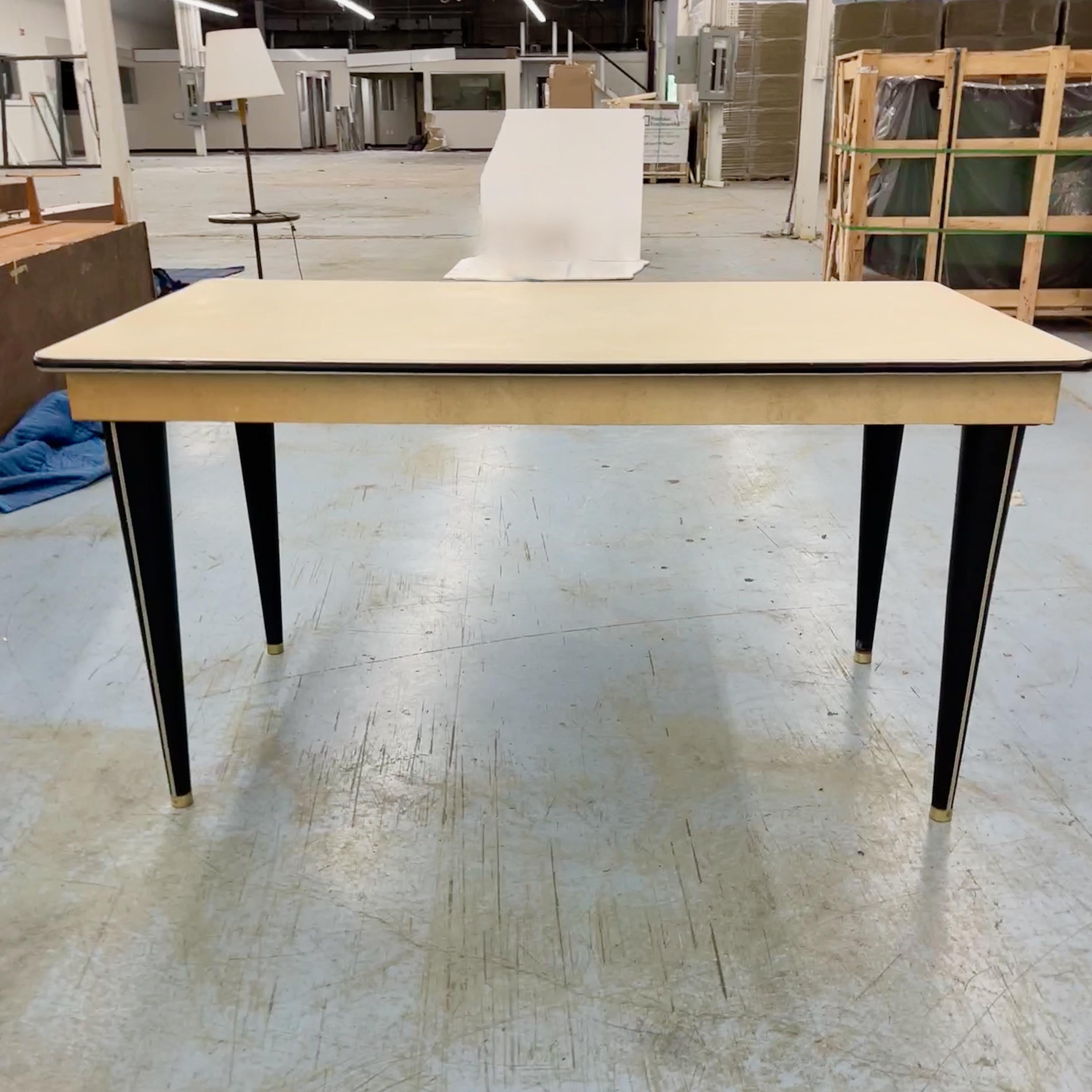 Mid-Century Modern Umberto Mascagni Dining Table For Sale