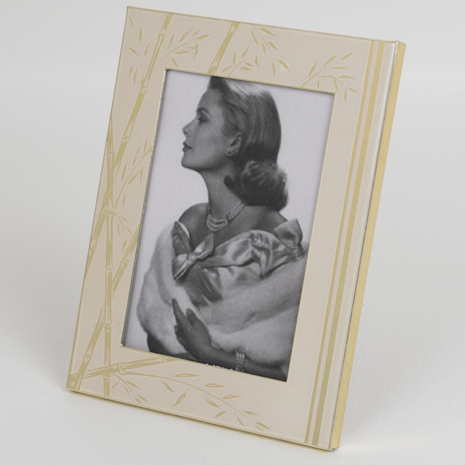 Cadre photo d'Umberto Mascagni en aluminium blanc et doré, Italie, années 1970 Excellent état - En vente à Atlanta, GA