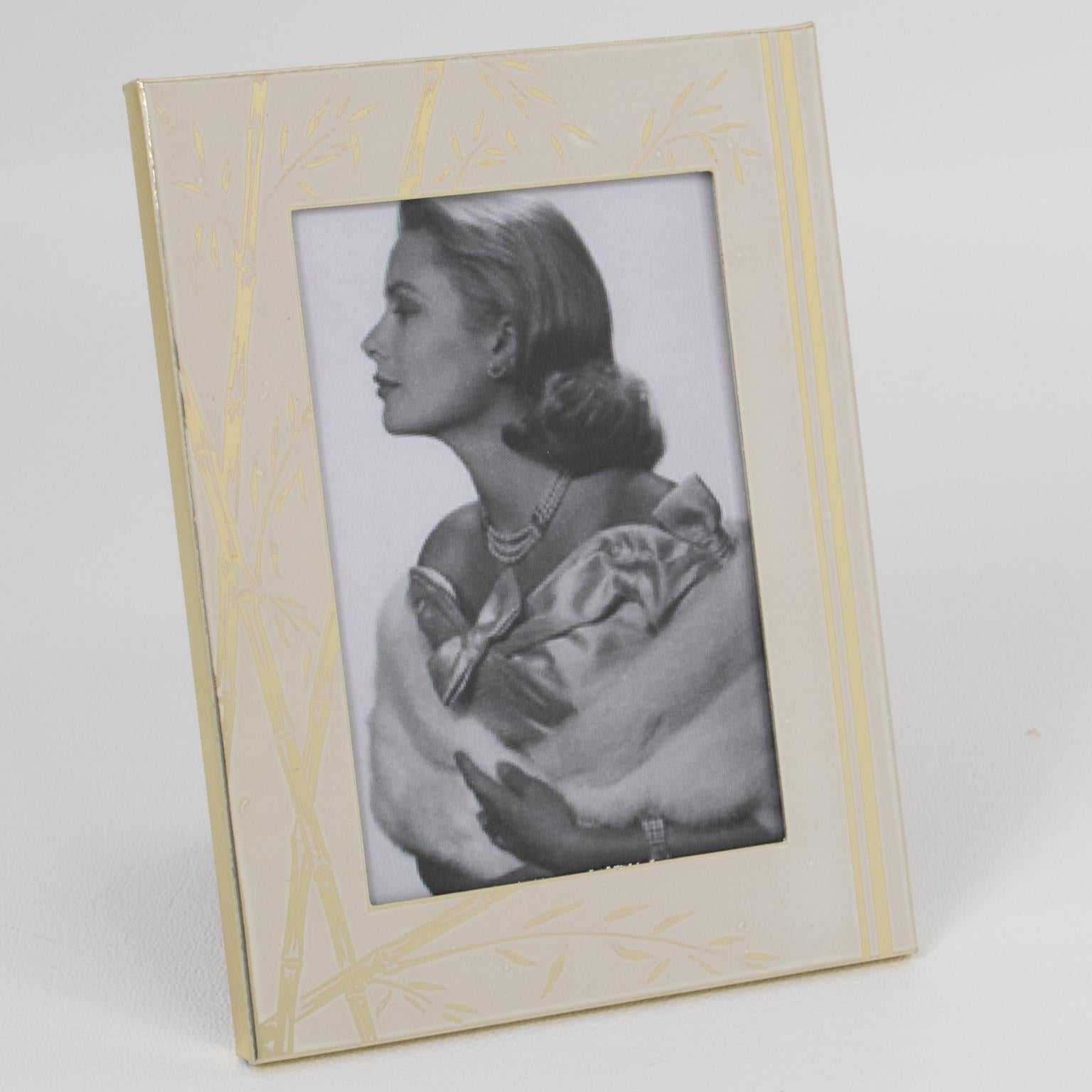 Fin du 20e siècle Cadre photo d'Umberto Mascagni en aluminium blanc et doré, Italie, années 1970 en vente