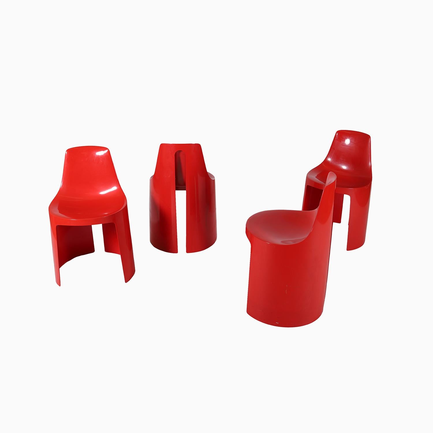 Postmoderne  Ensemble de chaises empilables Umbo en plastique moulé rouge de Kay LeRoy Ruggles en vente