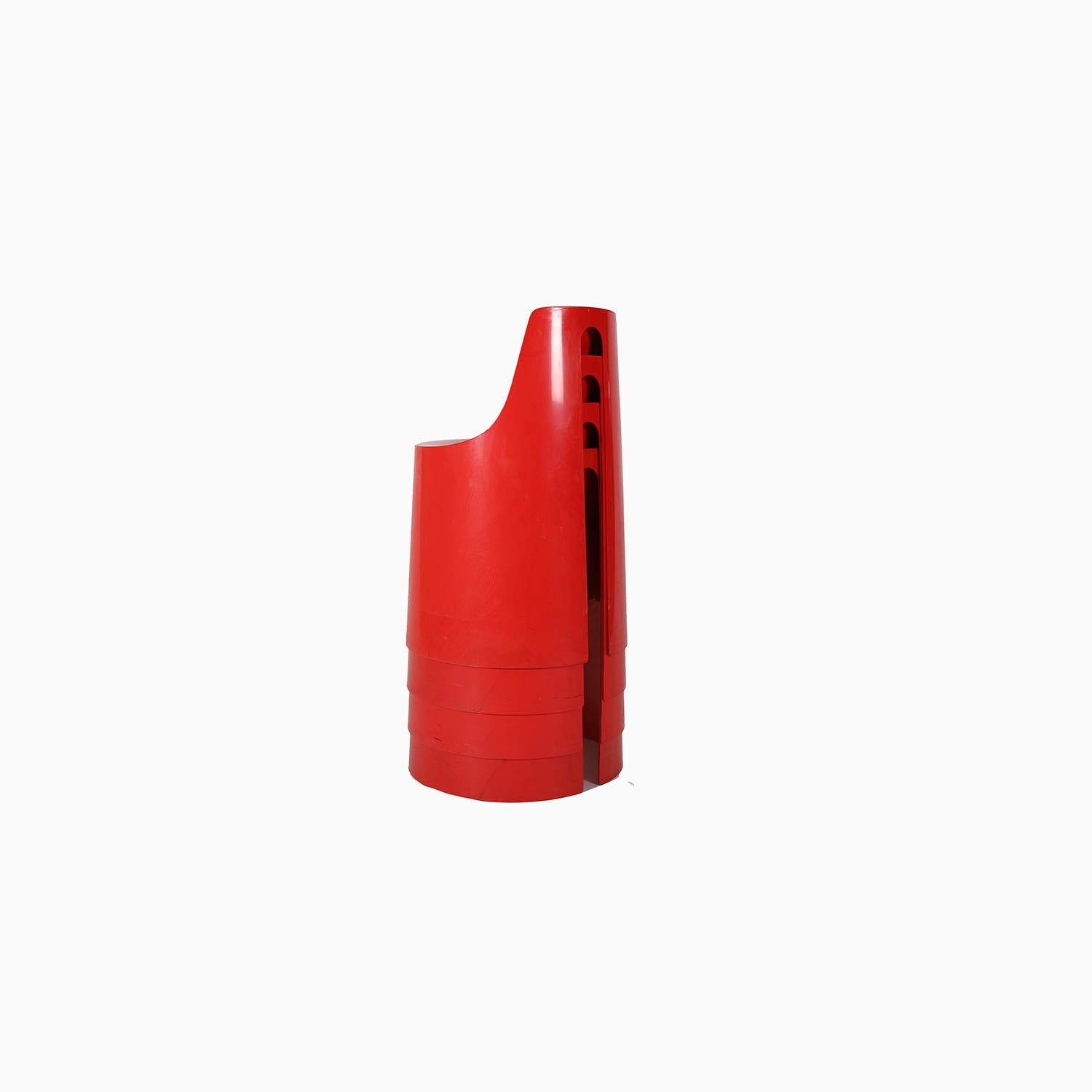  Roter geformter Kunststoff-Stapelstuhl „Umbo“ von Kay LeRoy Ruggles (Geformt) im Angebot