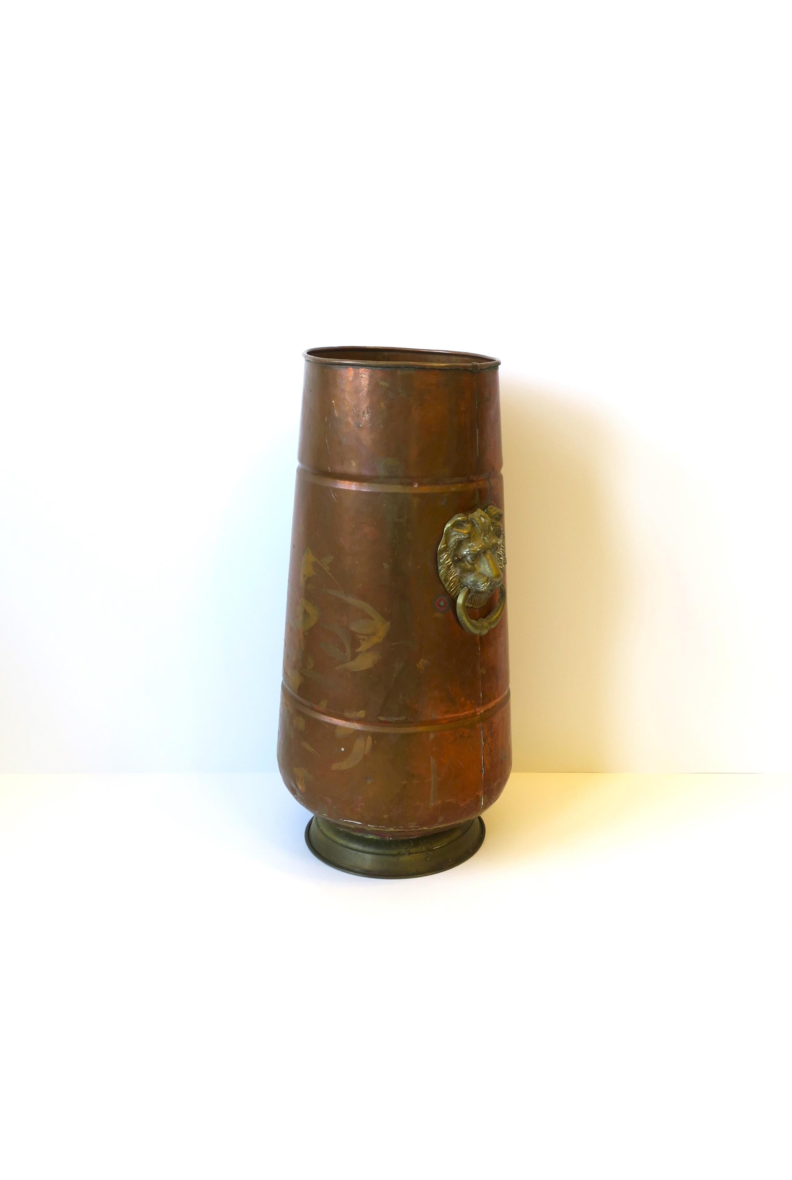 20th Century Umbrella Holder Stand in Copper and Brass with Lion Head Design Regency Style