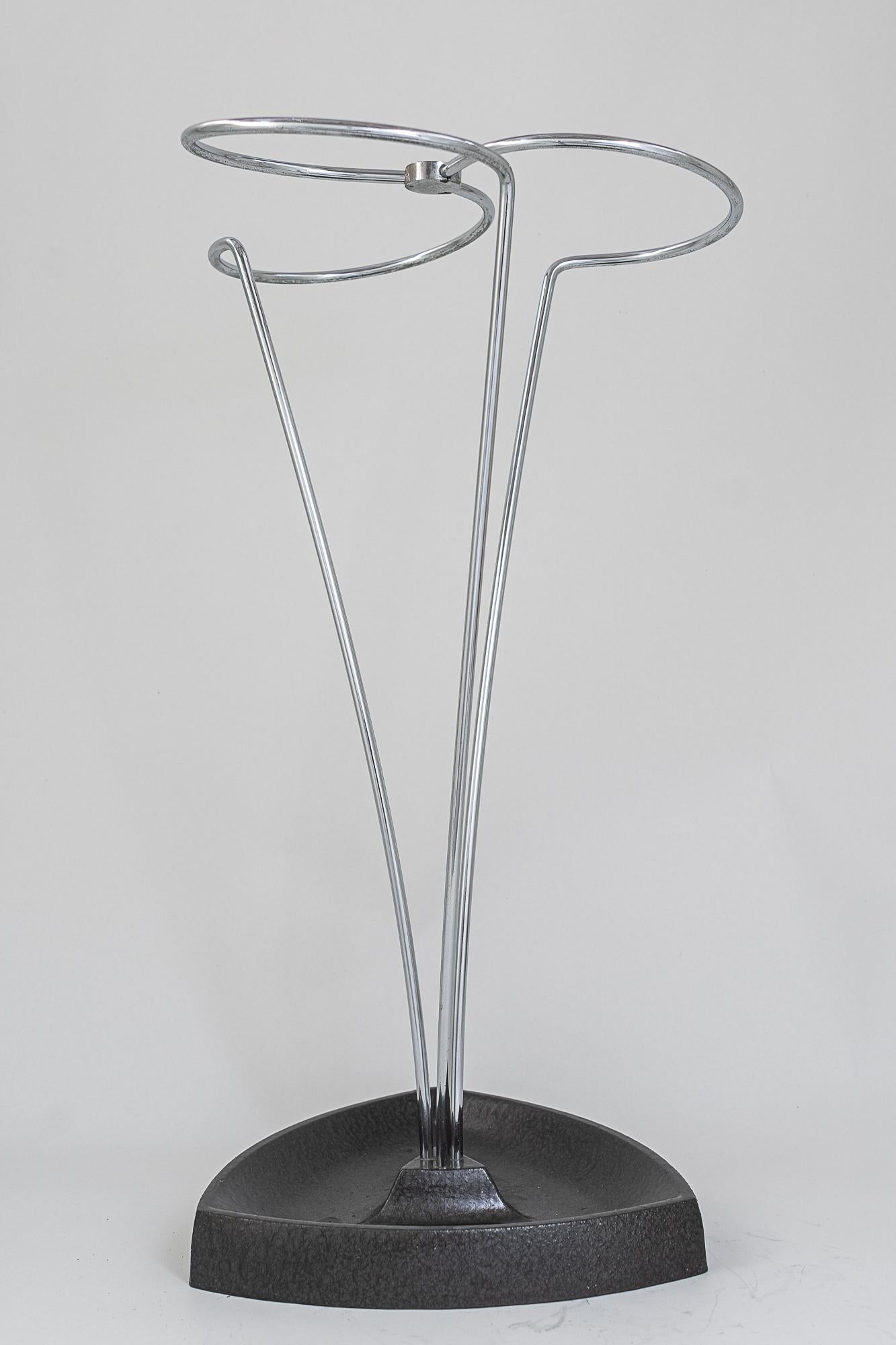 Umbrella stand, circa 1950s
Nickel-plated
Original condition.