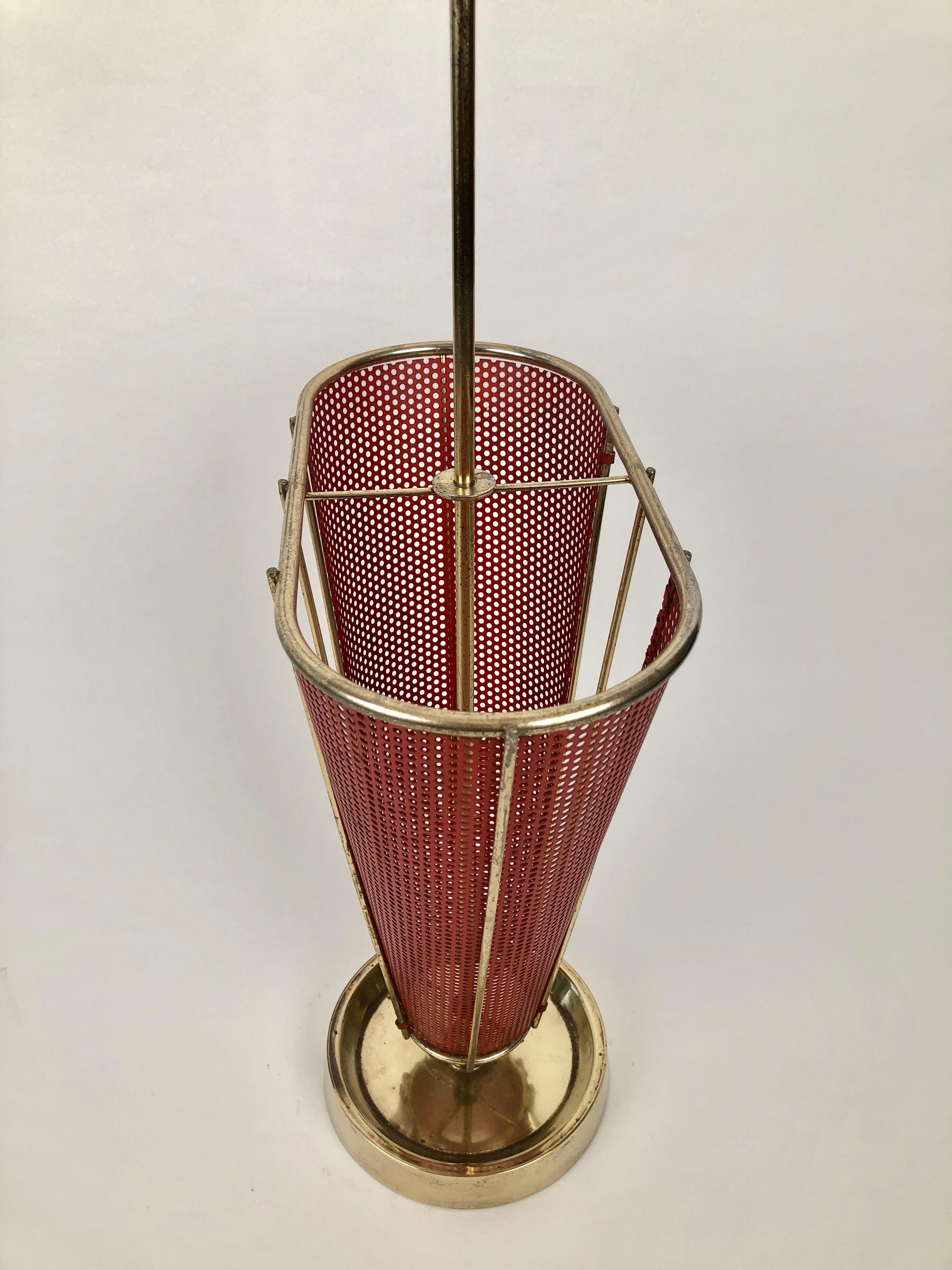 Laiton Stand Umbrella designé par Mathieu Mategot, France, années 1950 en vente