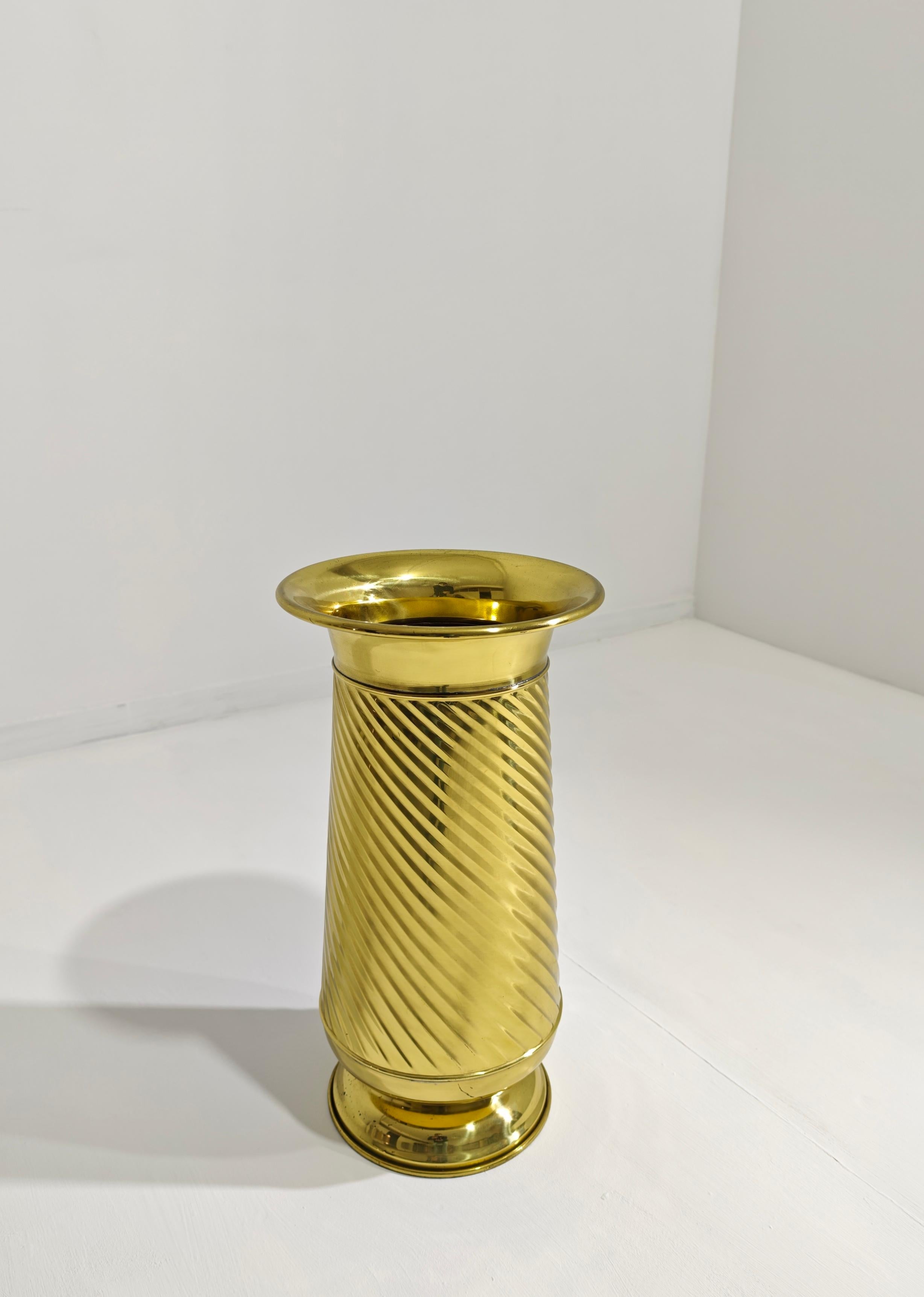 Italian Umbrella Stand in Brass and Gold Aluminum Mid-Century Modern Italy 1970 For Sale