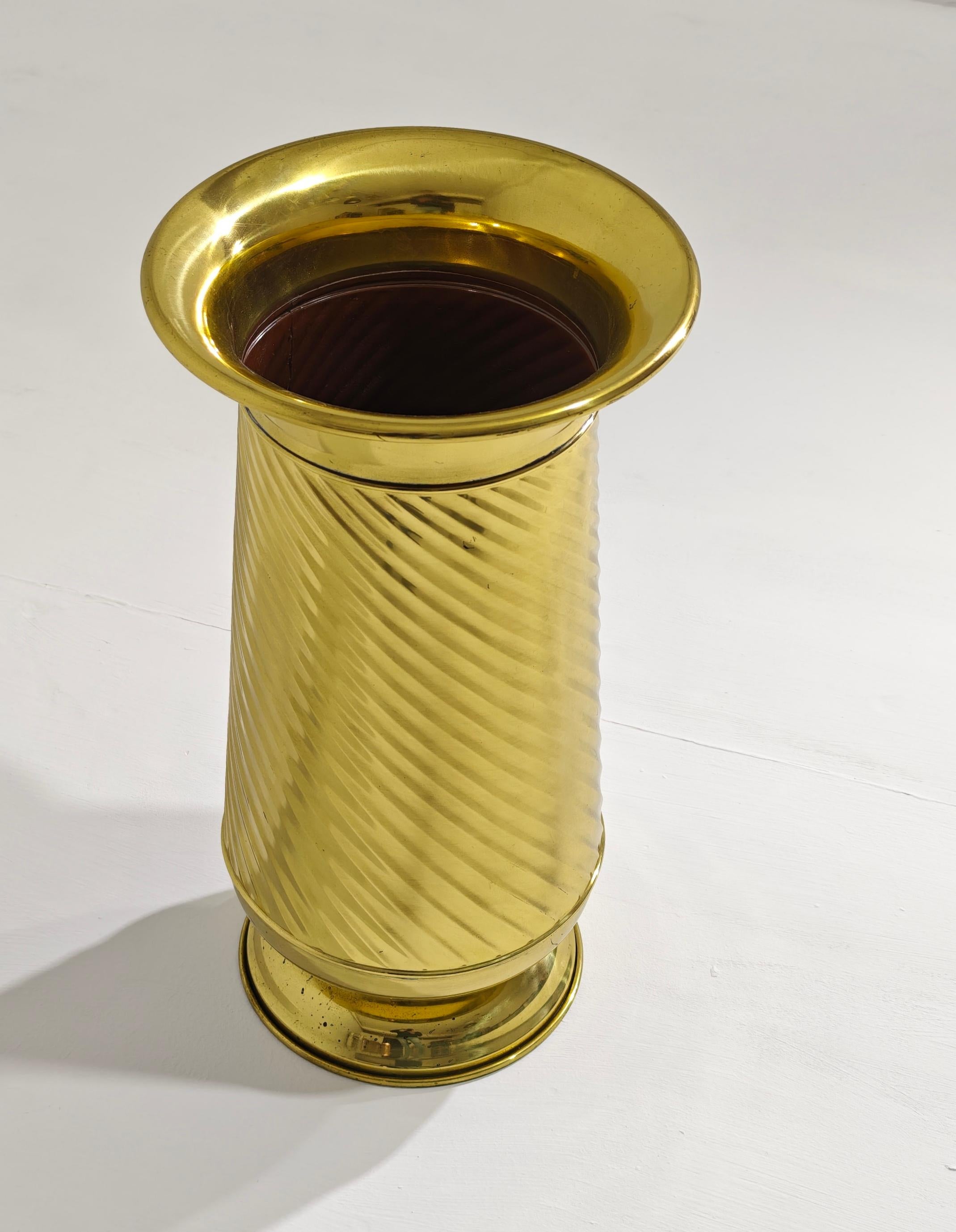Umbrella Stand in Brass and Gold Aluminum Mid-Century Modern Italy 1970 For Sale 2