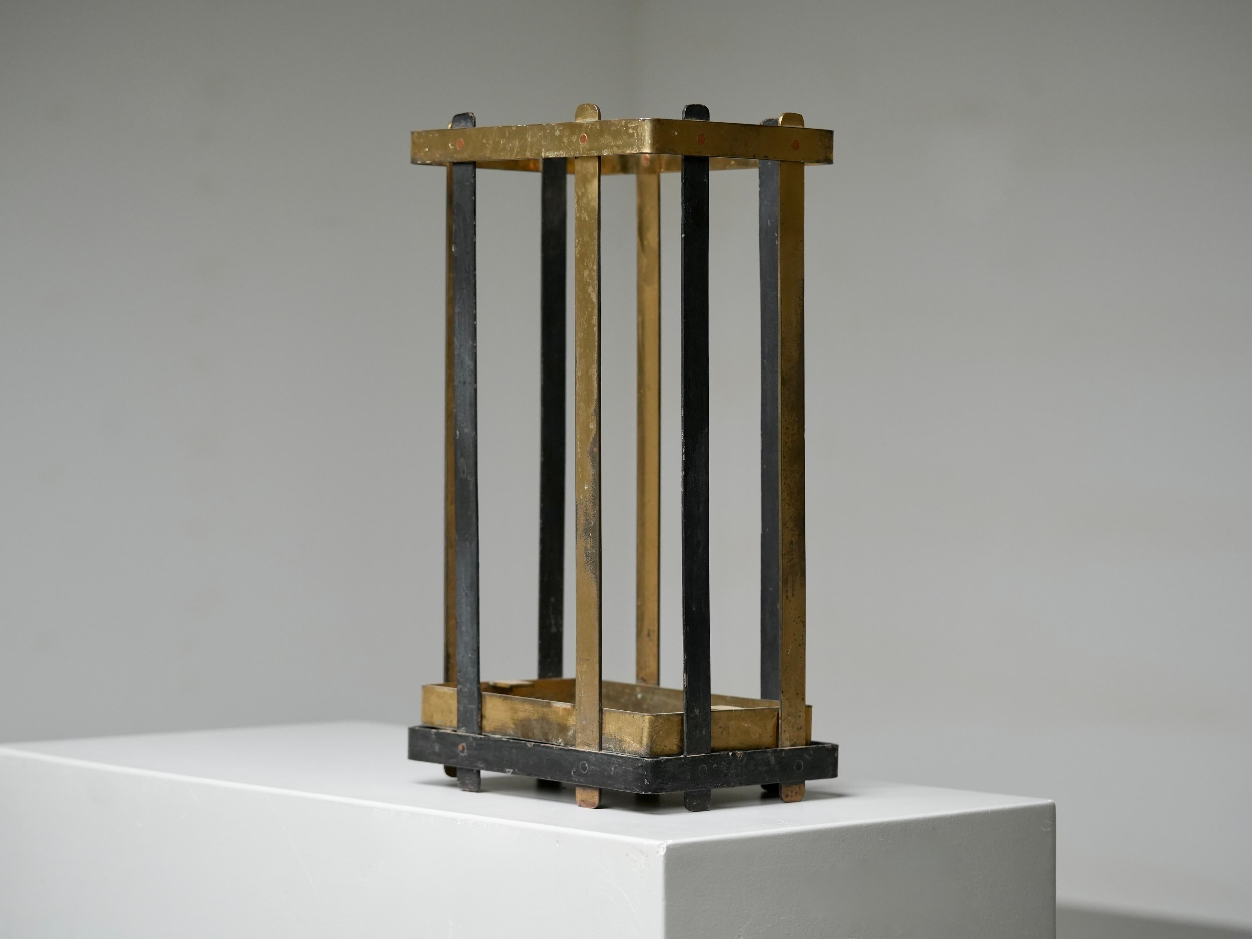 Porte-parapluies en laiton et métal, Italie, années 1950 en vente 2