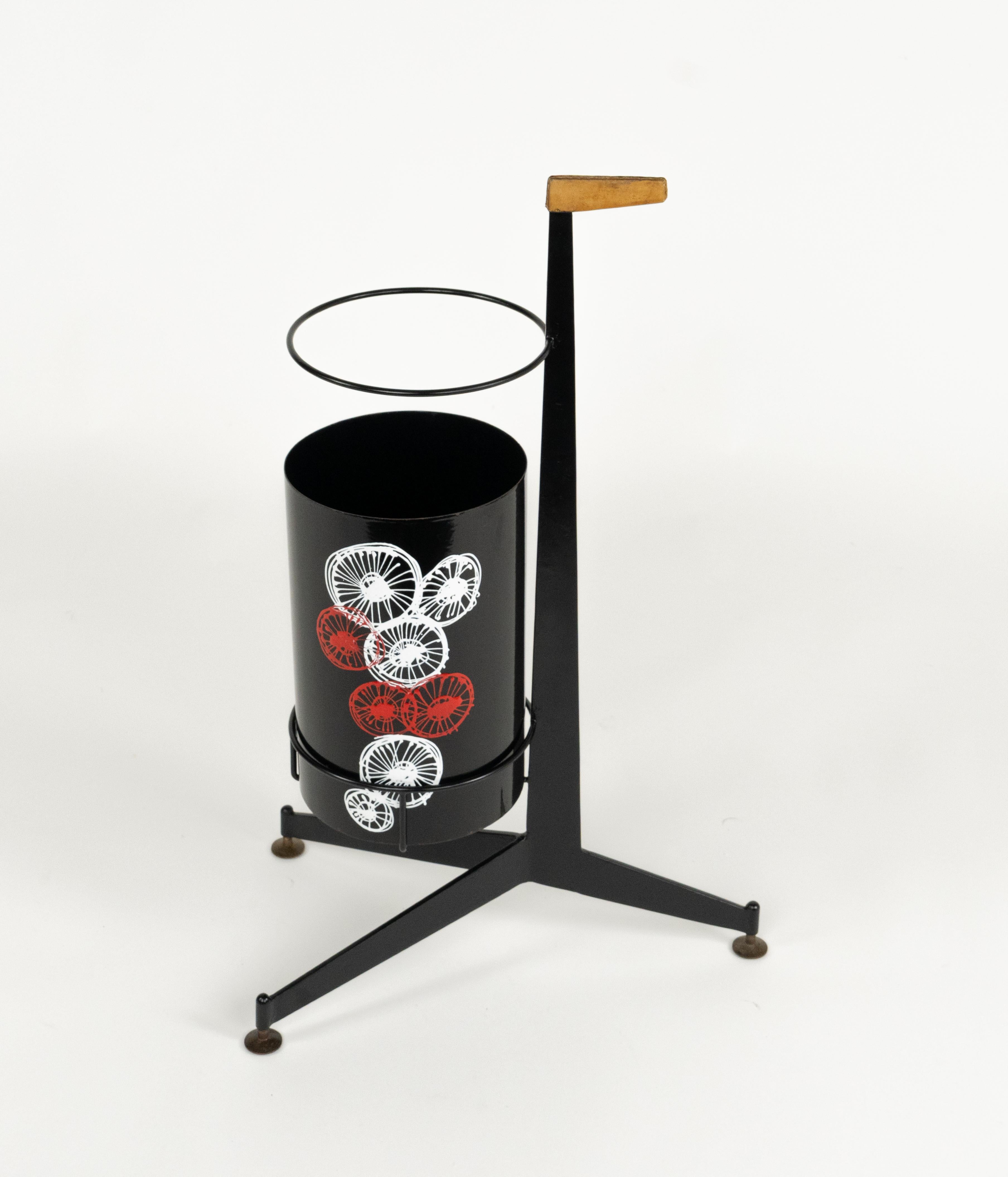 Milieu du XXe siècle Stand Umbrella en fer émaillé et cuir par Siva Poggibonsi, Italie, années 1960 en vente