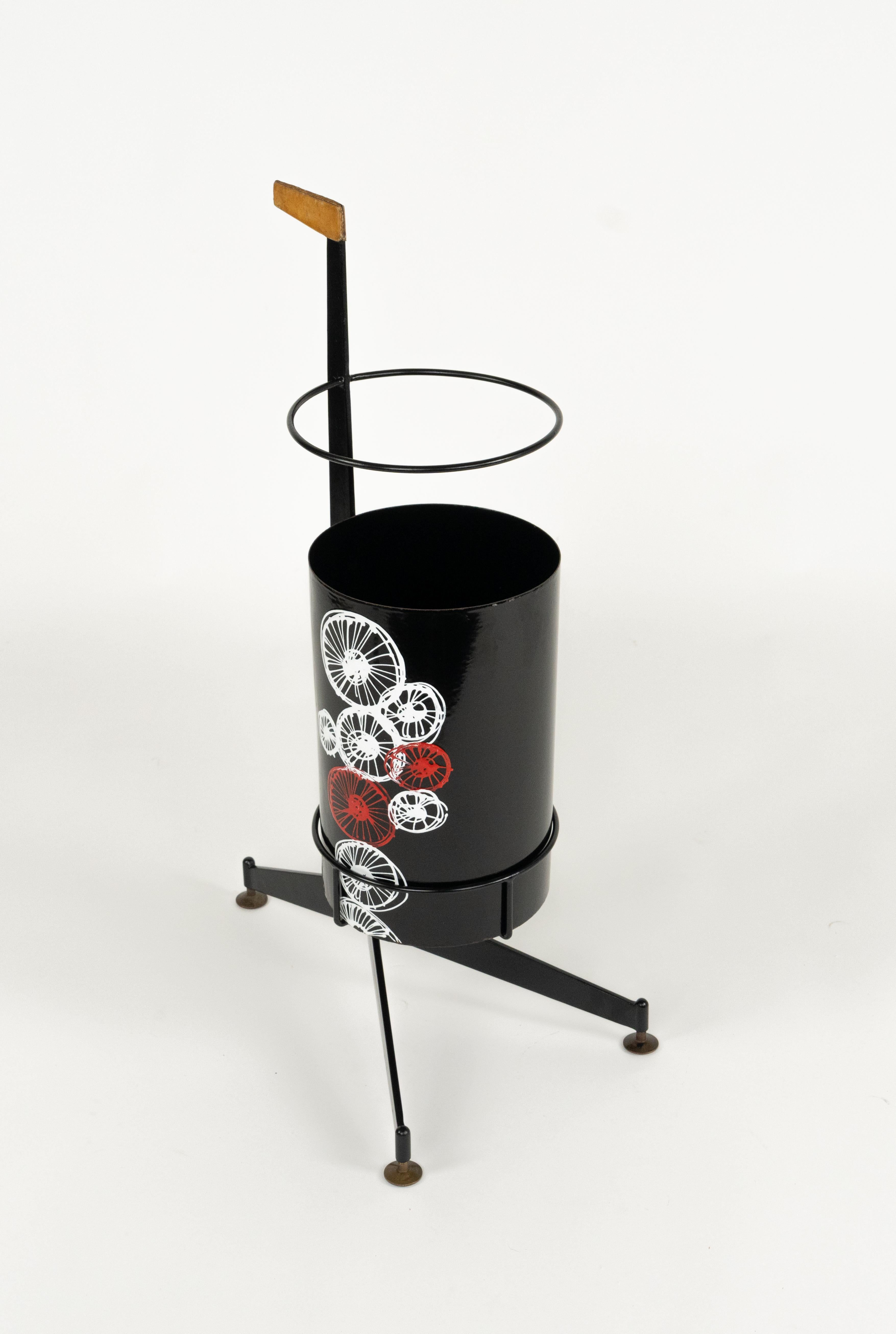 Stand Umbrella en fer émaillé et cuir par Siva Poggibonsi, Italie, années 1960 en vente 1