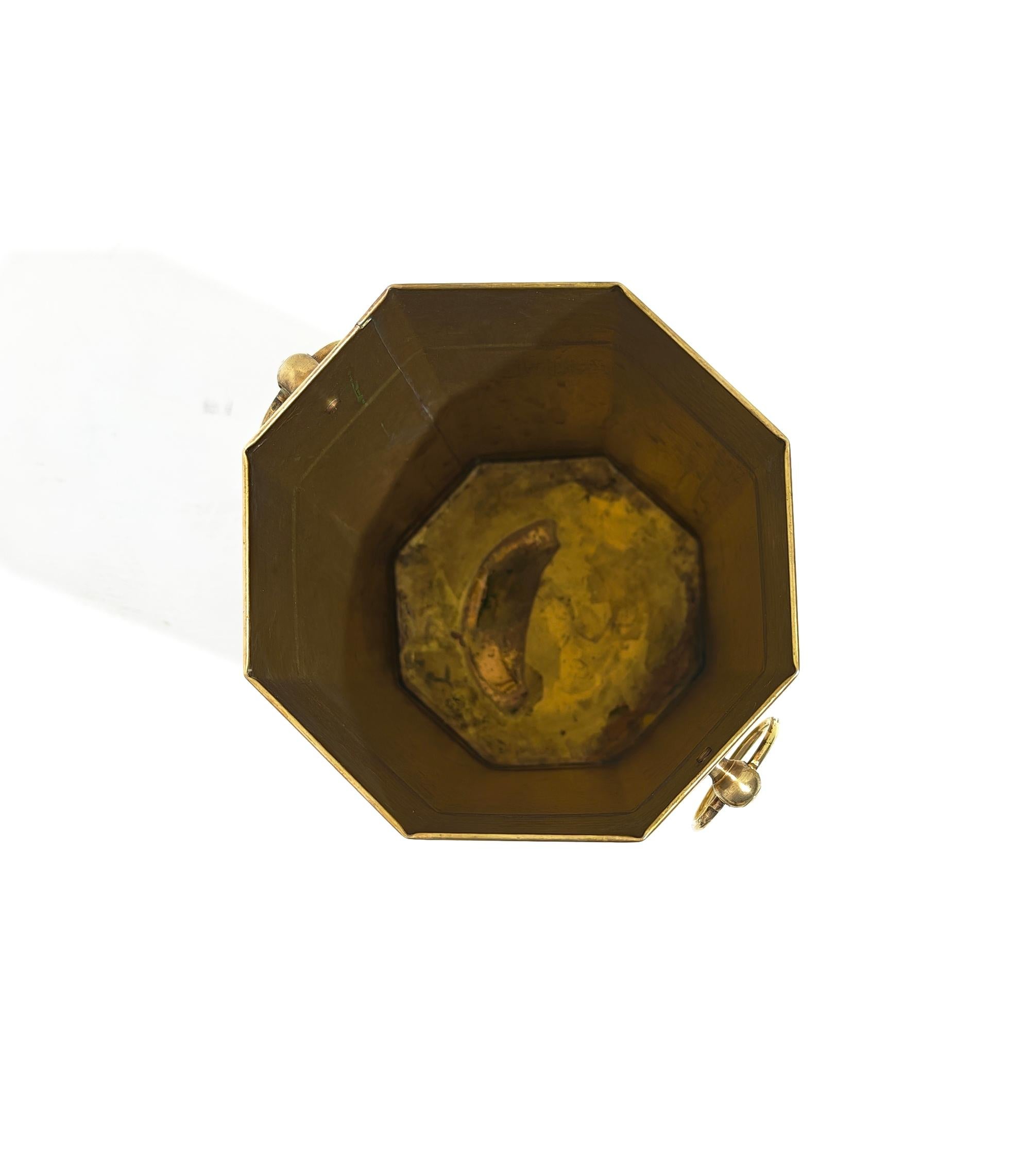 Porte-parapluies en laiton martelé Hexagonal Mid-Century Modern Design Italy 1960 Bon état - En vente à Palermo, IT