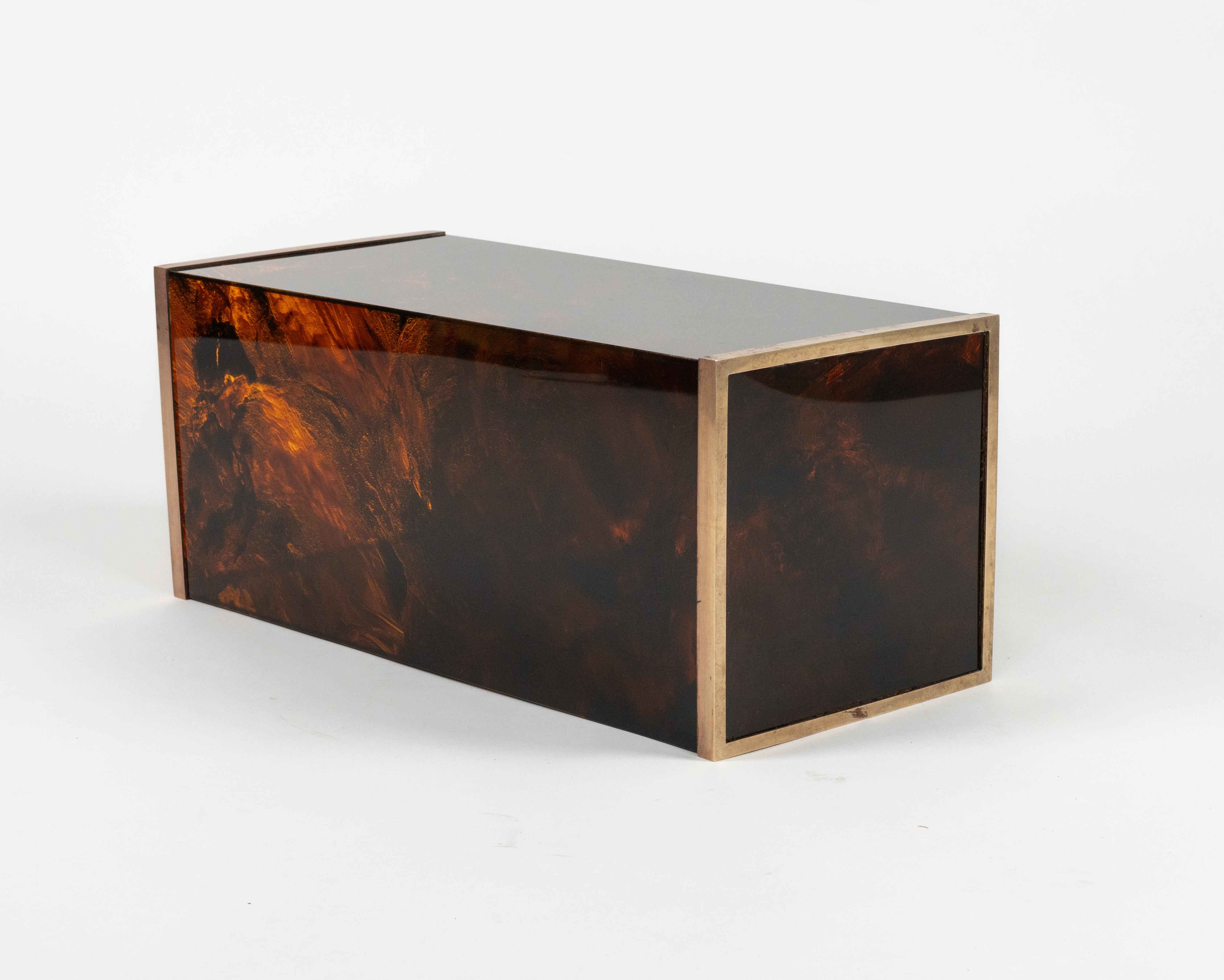 Umbrella Stand in Tortoiseshell Lucite & Brass Christian Dior Style, Italy 1970s For Sale 6