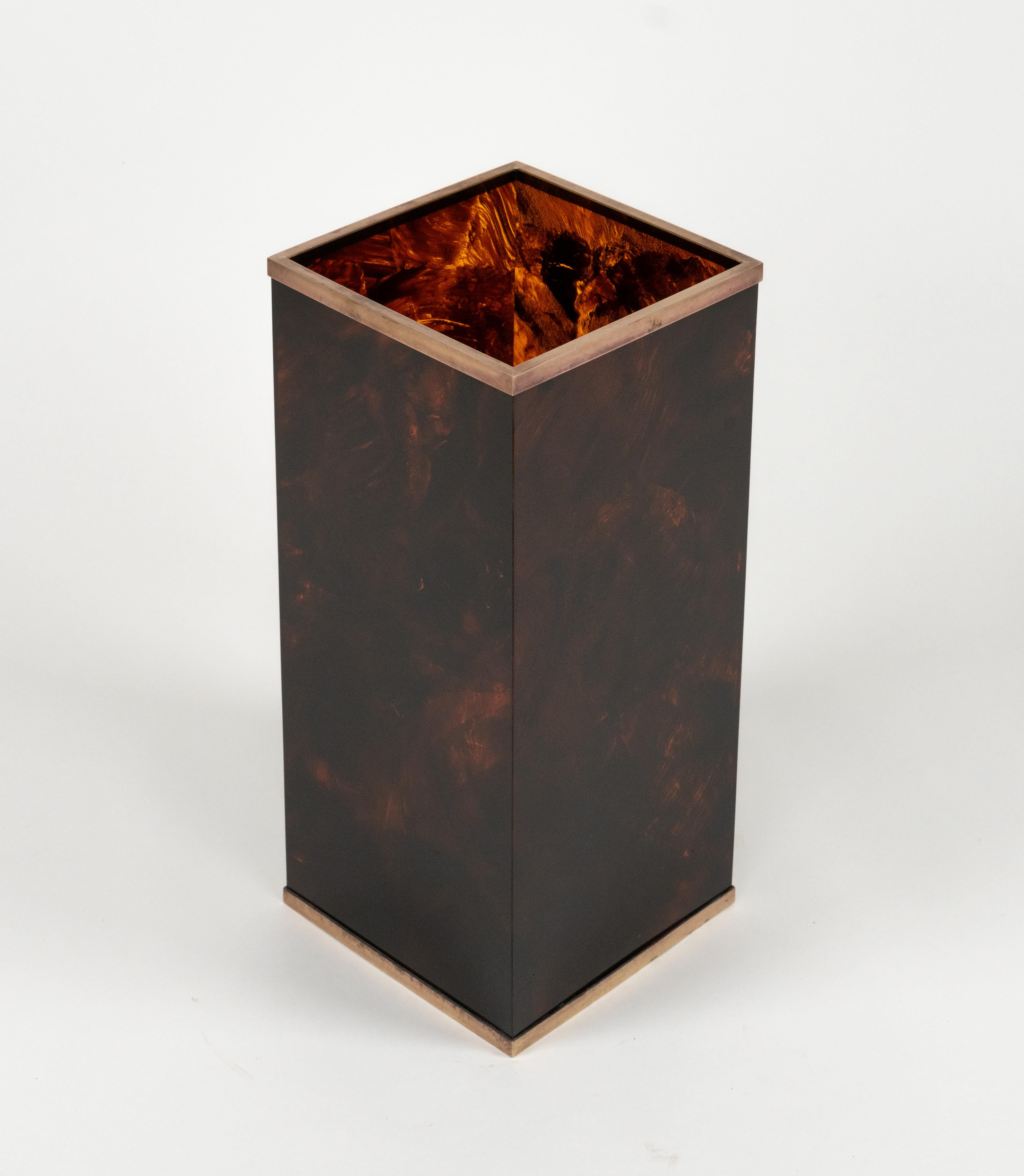 Late 20th Century Umbrella Stand in Tortoiseshell Lucite & Brass Christian Dior Style, Italy 1970s For Sale