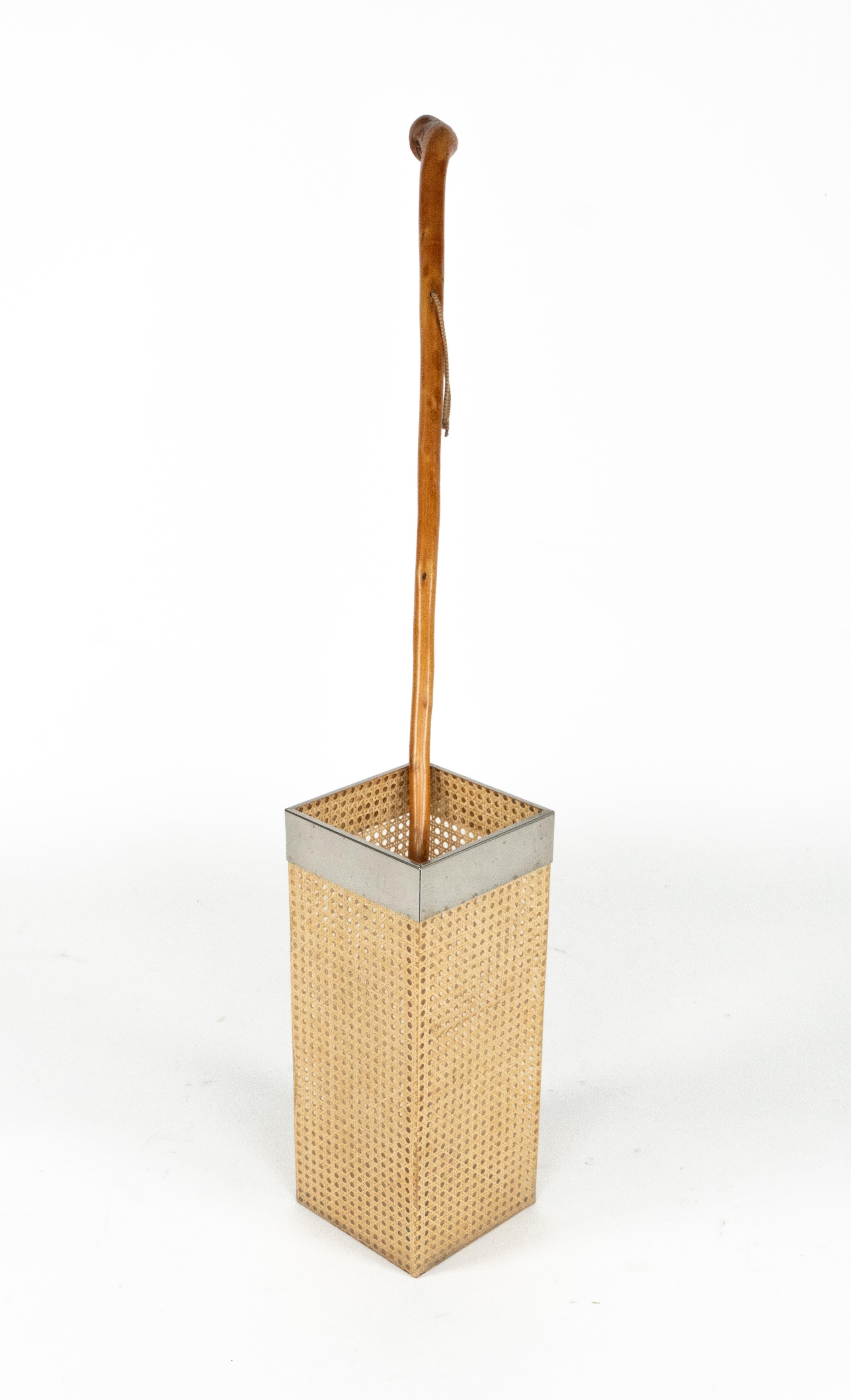 Schirmständer Lucite, Rattan und Stahl Christian Dior Home Style, Italien 1970er (Moderne der Mitte des Jahrhunderts) im Angebot