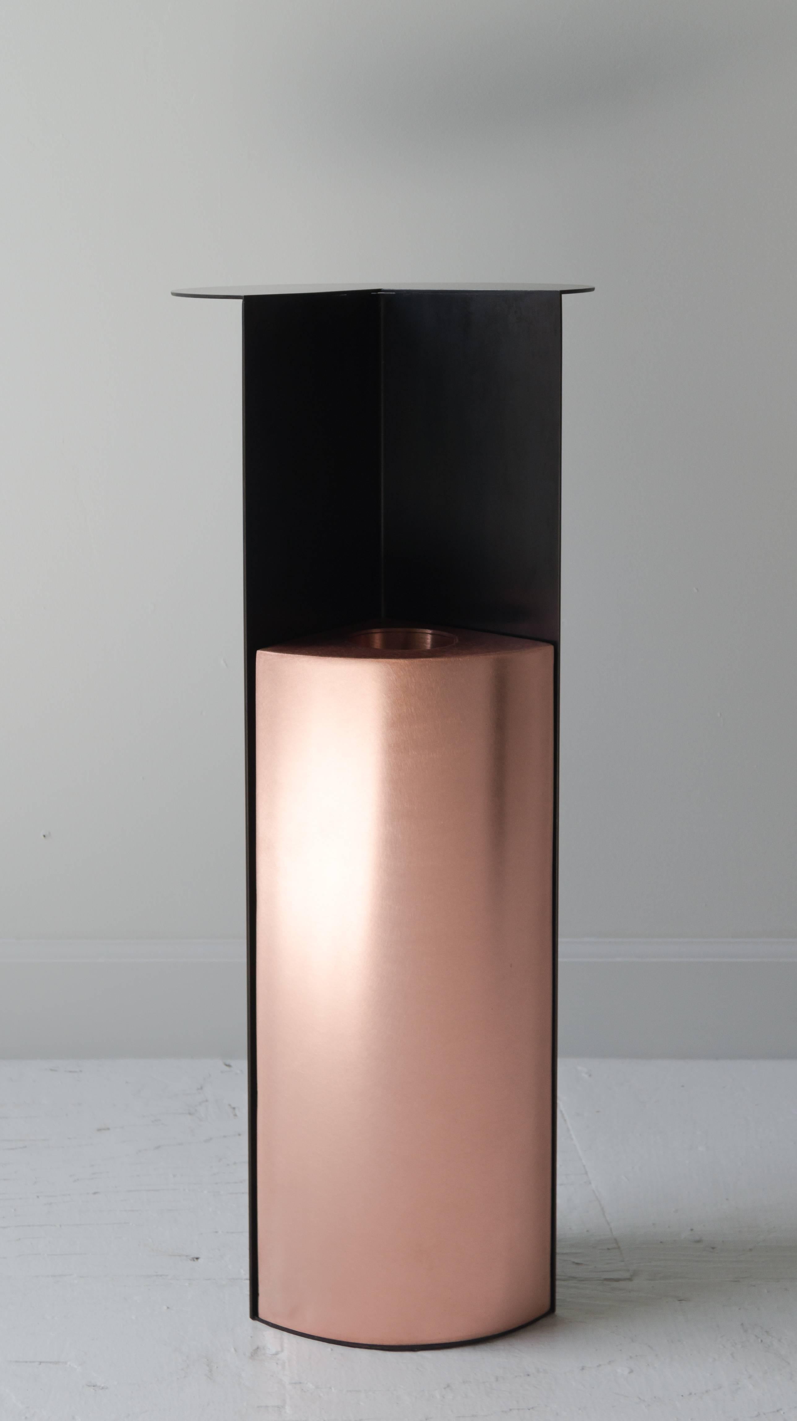Umbrella Stand One with Shelf in Blackened Steel and Copper For Sale 7