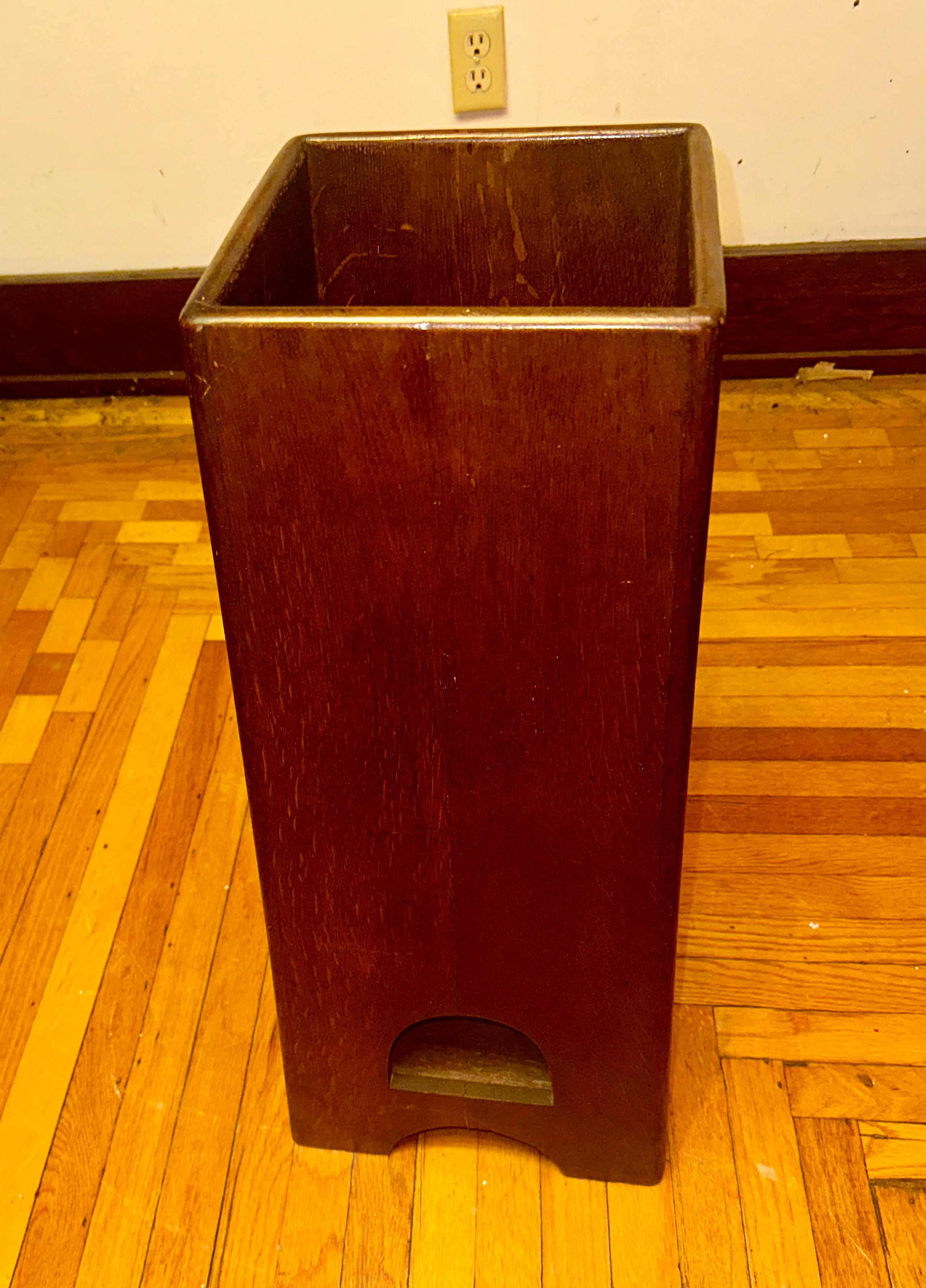 Arts and Crafts Stand pour Umbrella (ou jardinière)  BROOKS Grand Rapids, MI - Epoque Stickley - W4984 en vente