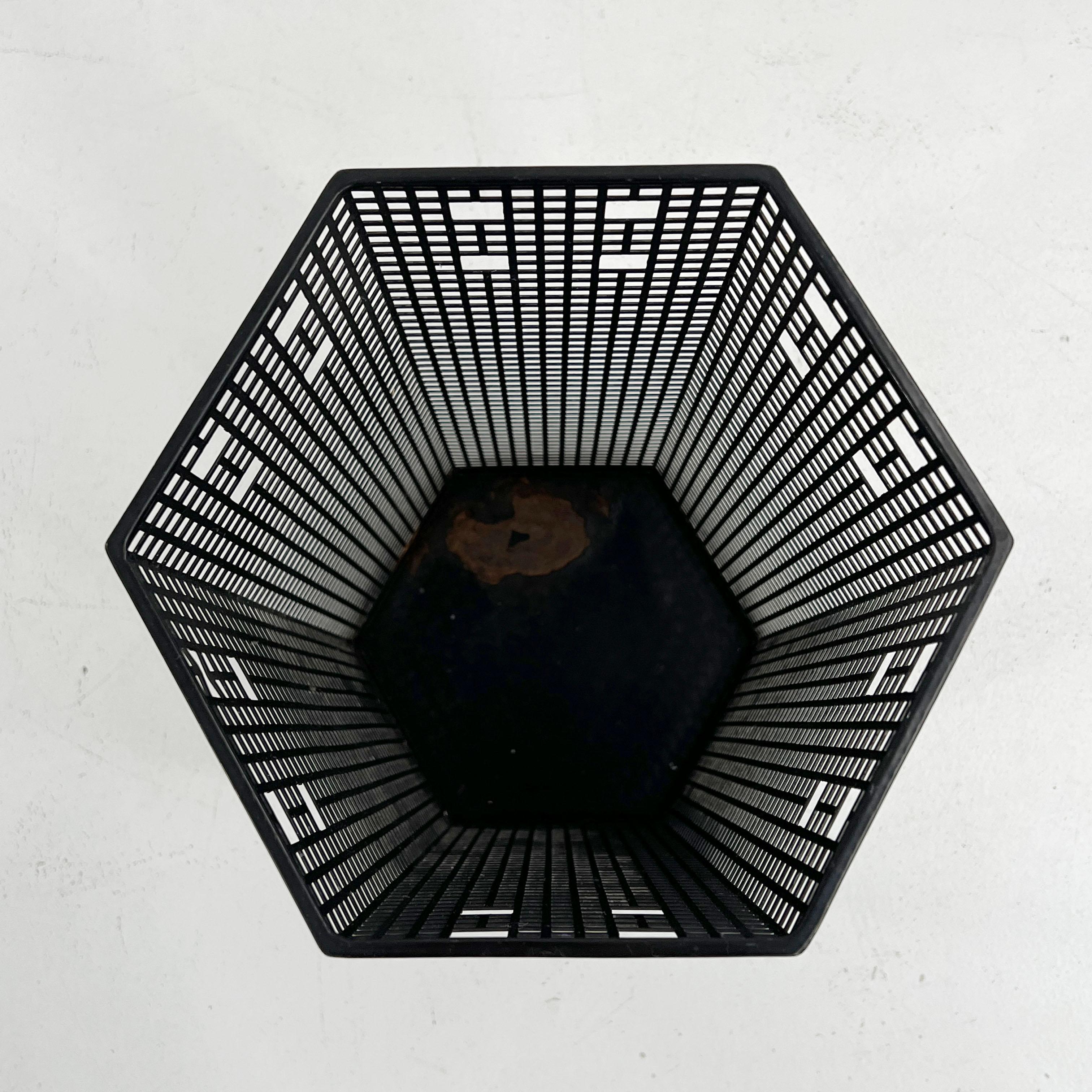 Umbrella Stand or Waste Paper Basket by Josef Hoffmann for Bieffeplast, 1980s In Good Condition In Ixelles, Bruxelles