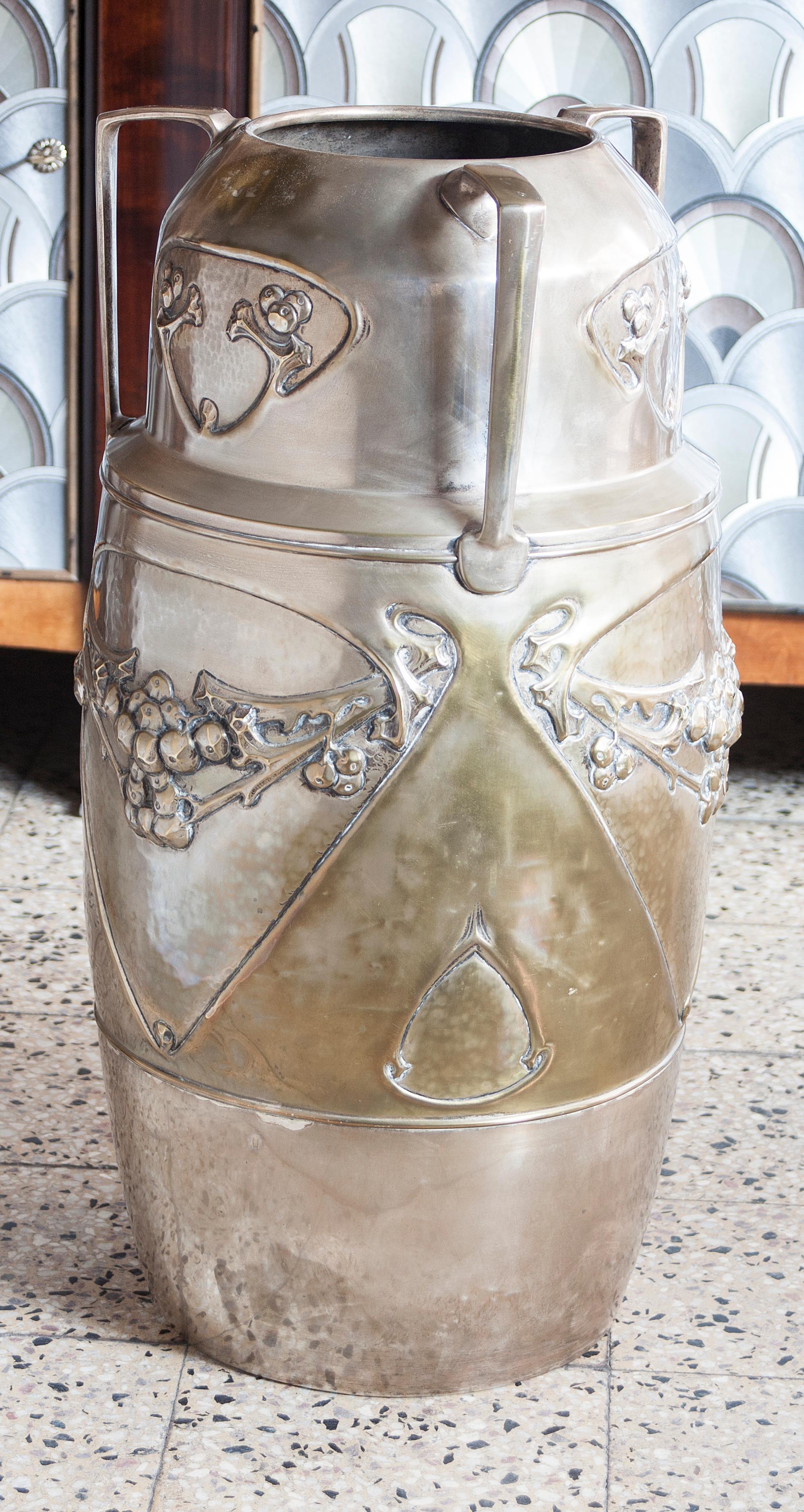 Tedesco Portaombrelli Kaiser in argento placcato Jugendstil, Art Nouveau, Liberty in vendita