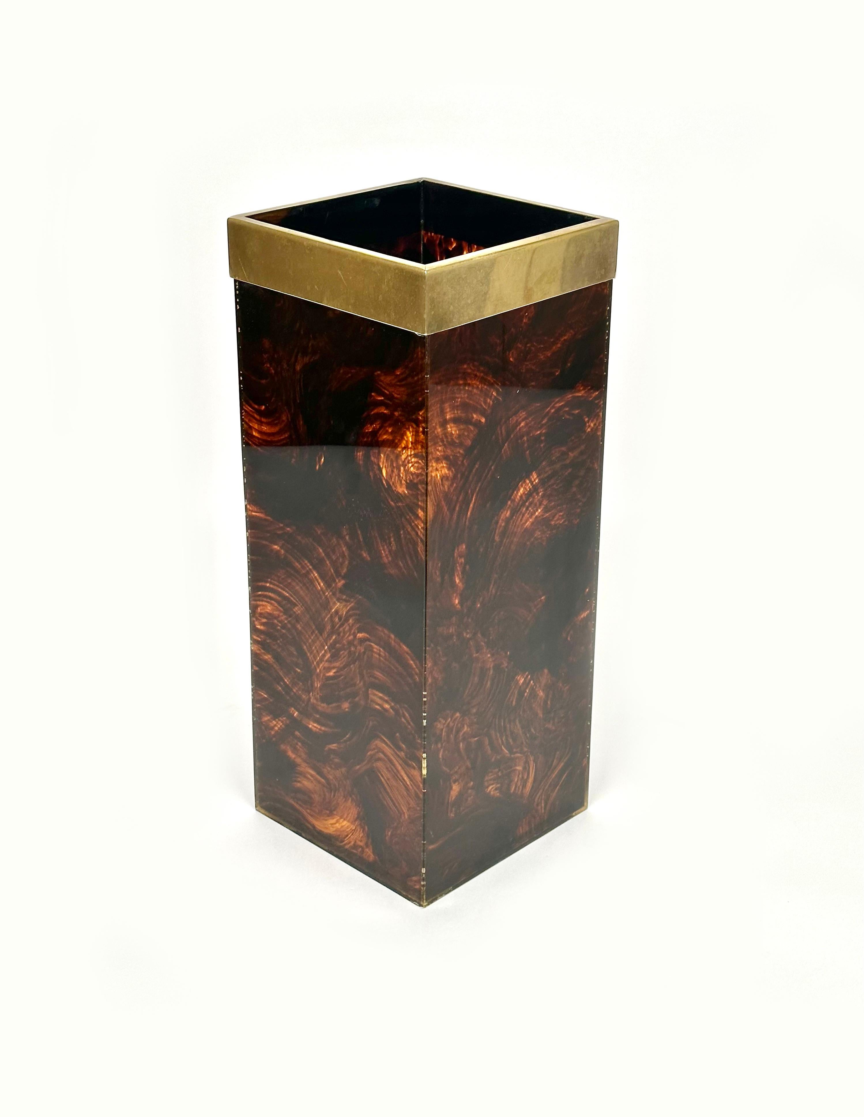 Umbrella Stand Tortoiseshell Lucite and Brass Christian Dior Style, Italy 1970s In Good Condition In Rome, IT